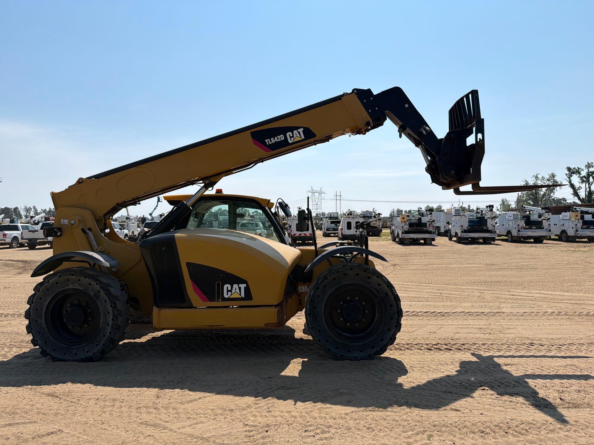 2020 Caterpillar TL642C