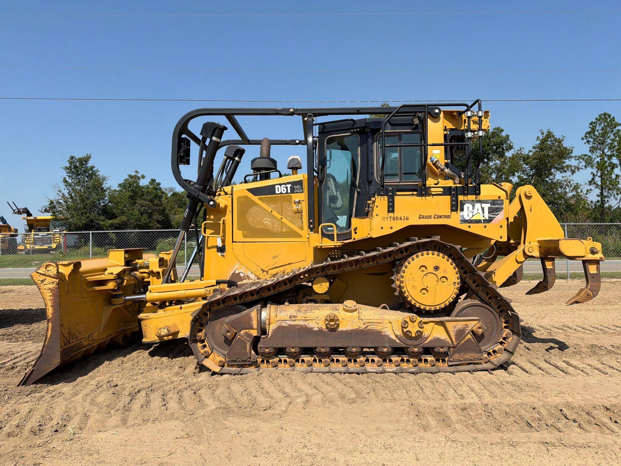 Caterpillar D6T LGP