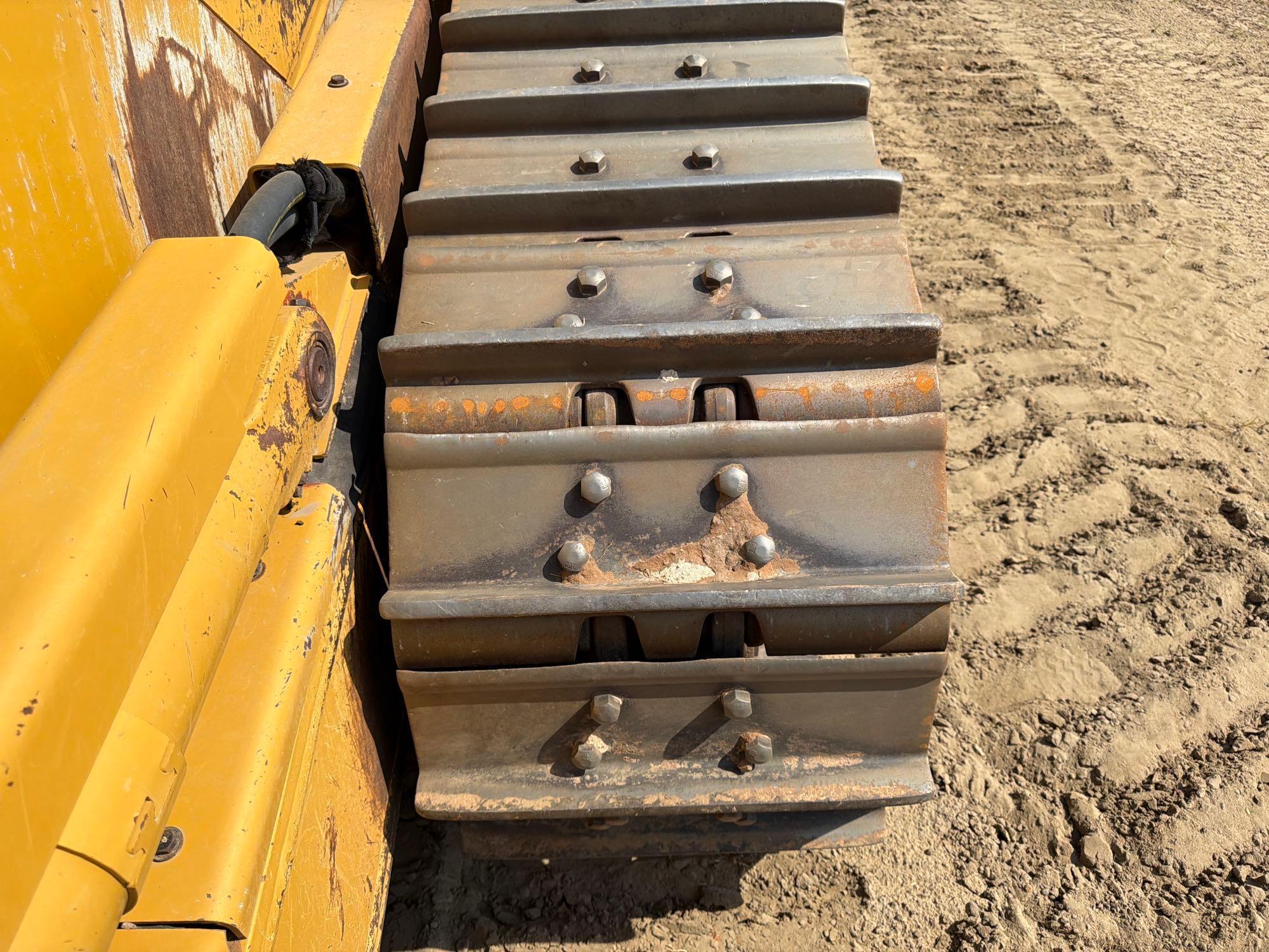 Caterpillar D6T LGP