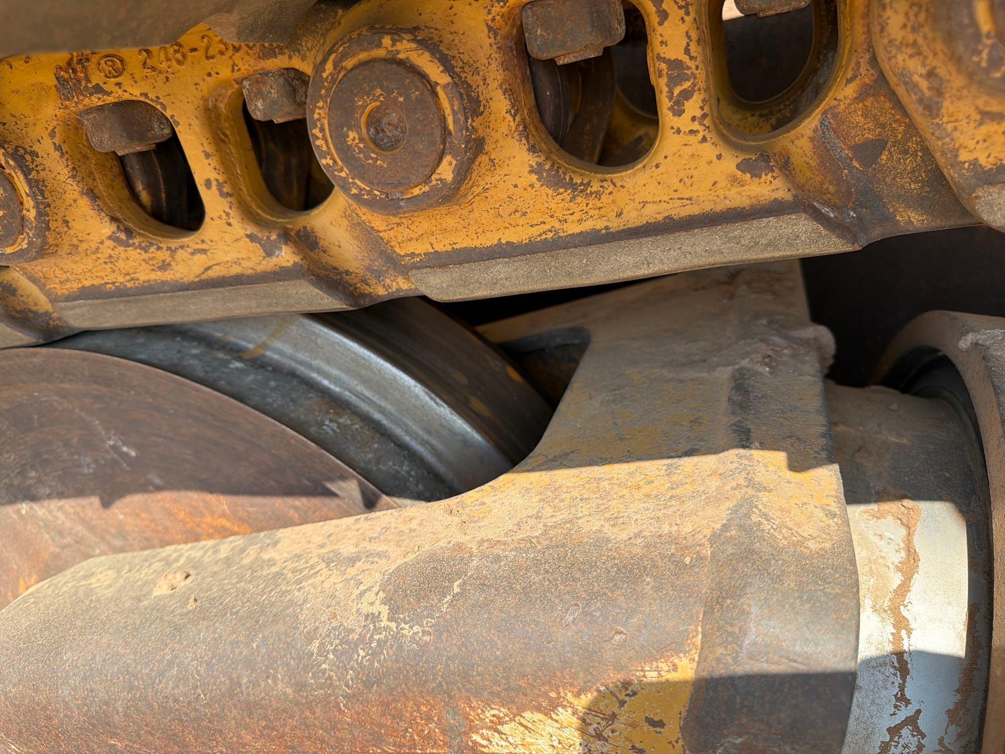 Caterpillar D6T LGP