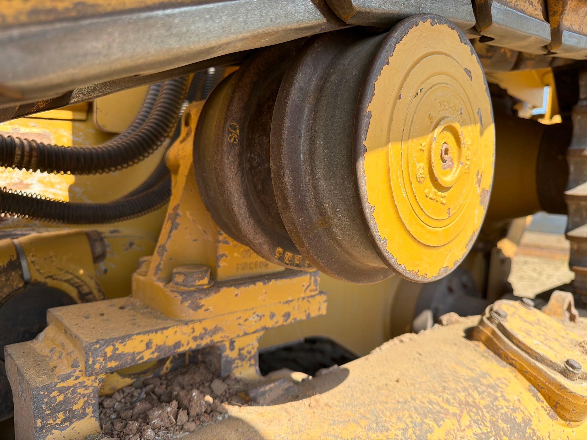 Caterpillar D6T LGP