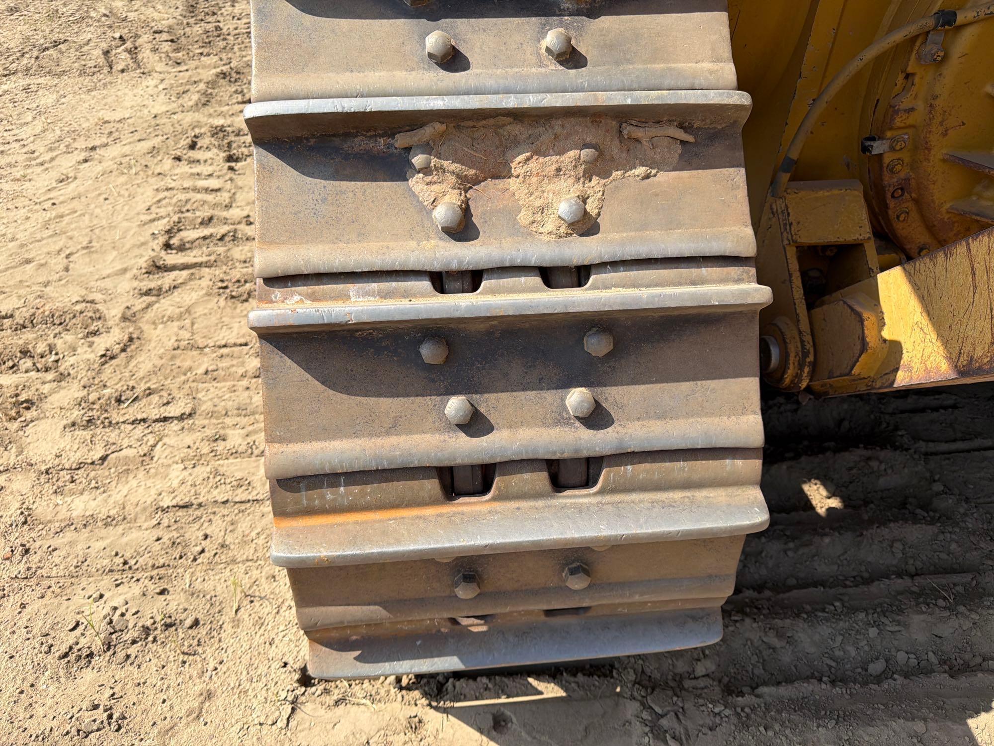 Caterpillar D6T LGP