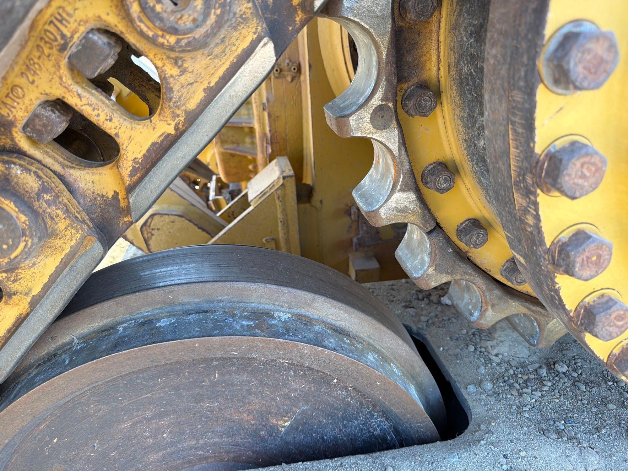 Caterpillar D6T LGP