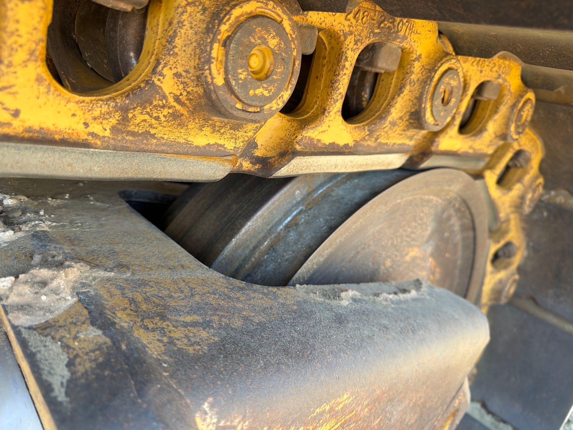 Caterpillar D6T LGP