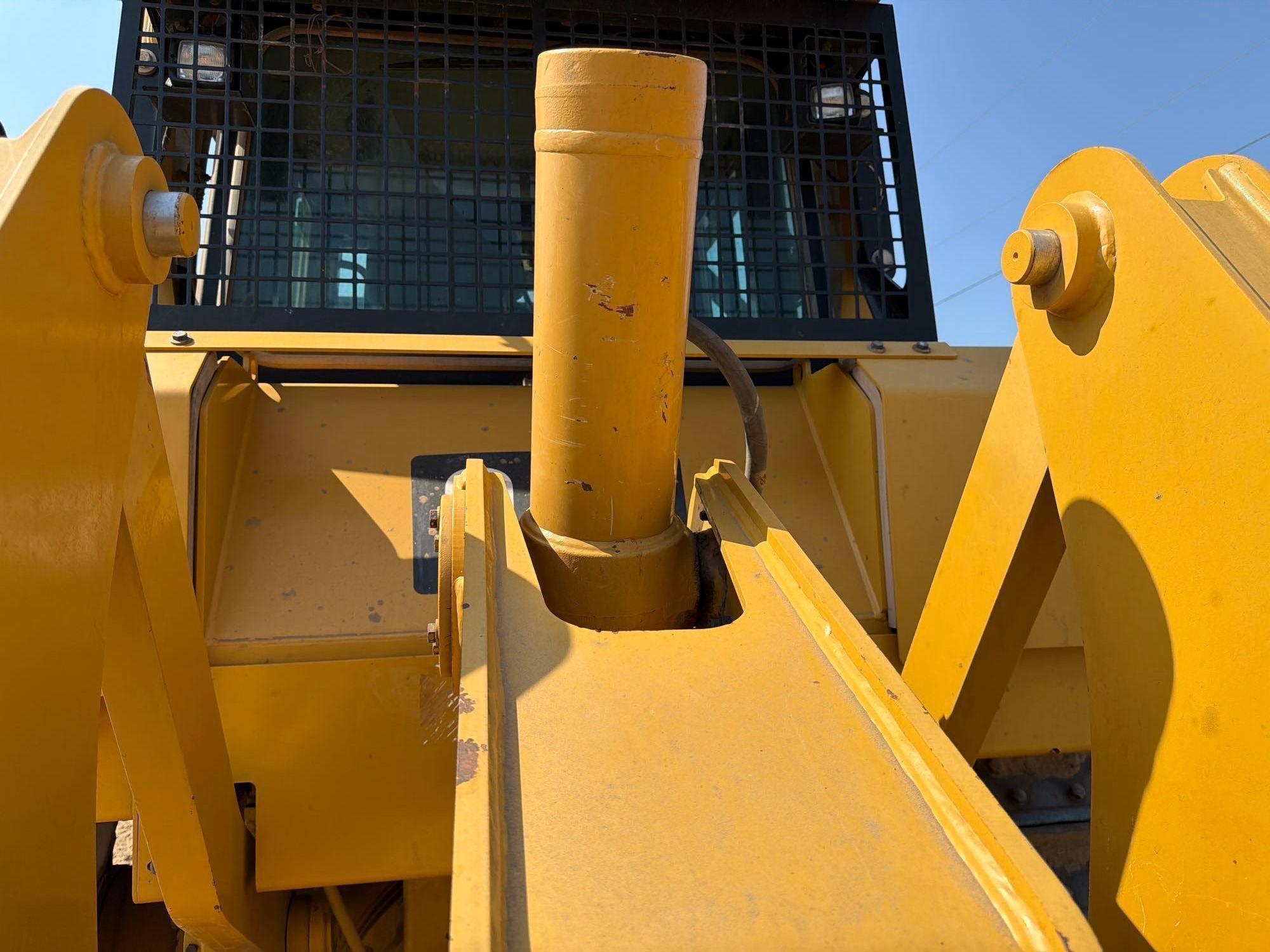 Caterpillar D6T LGP