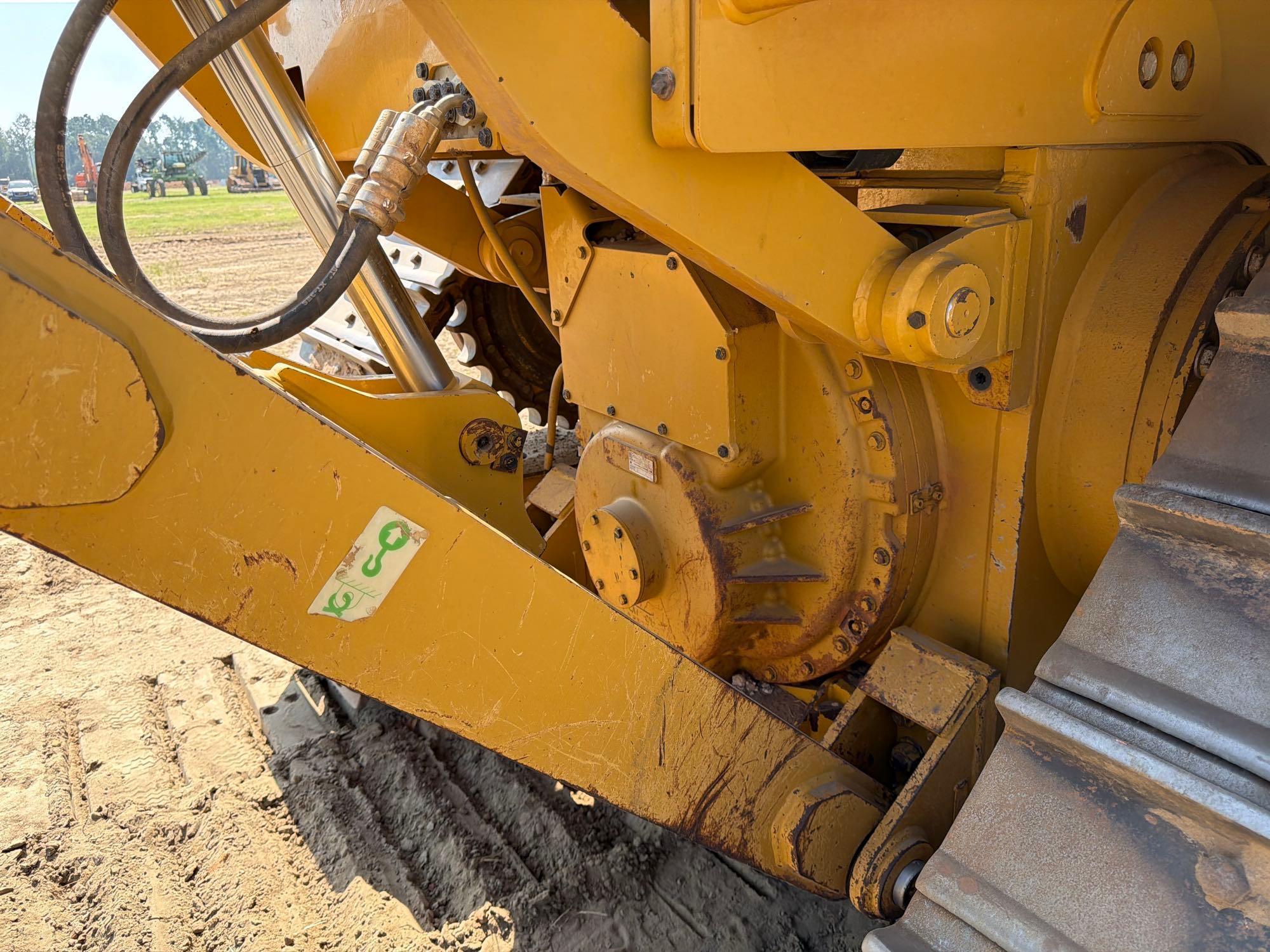 Caterpillar D6T LGP