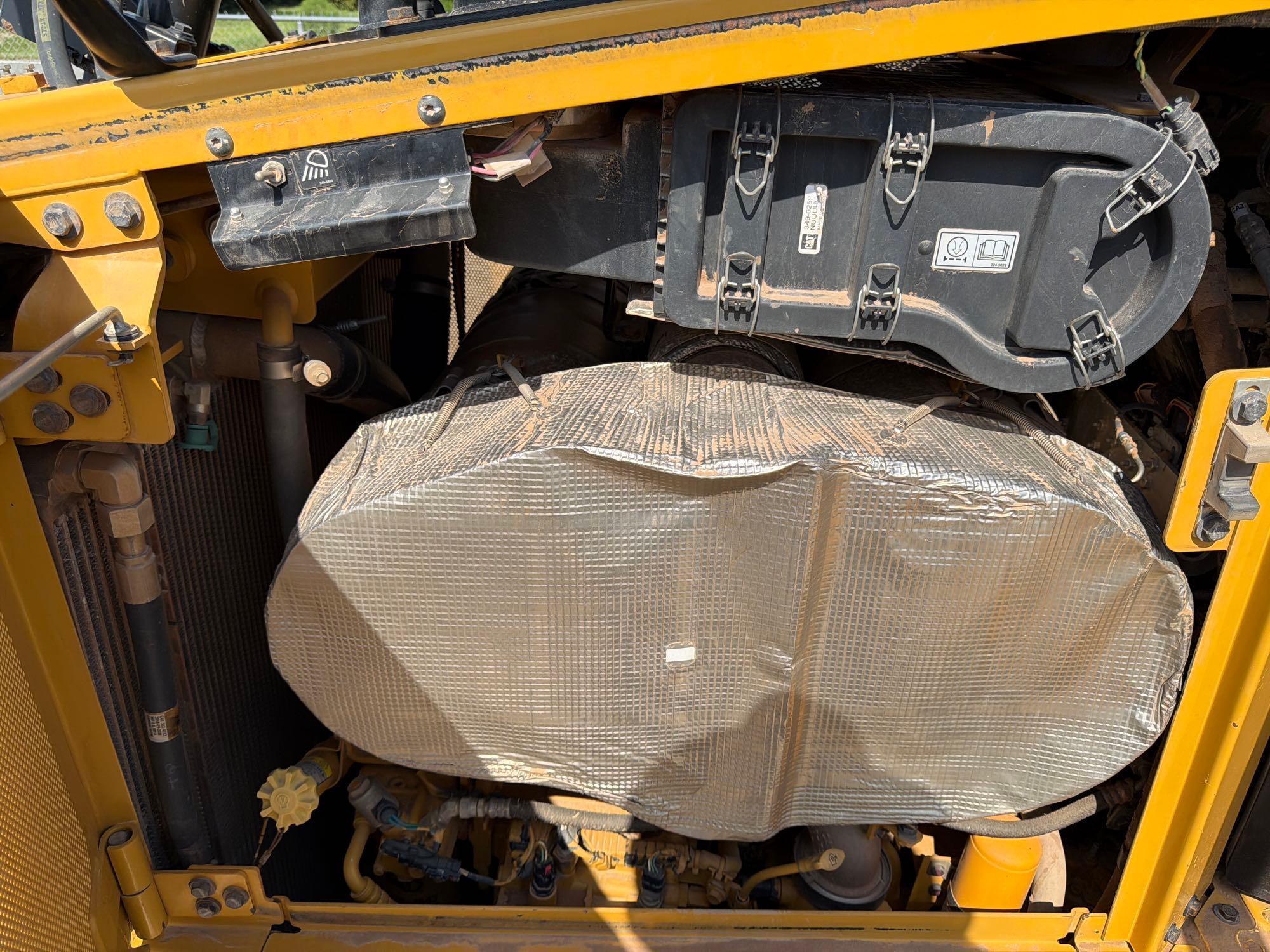 Caterpillar D6T LGP