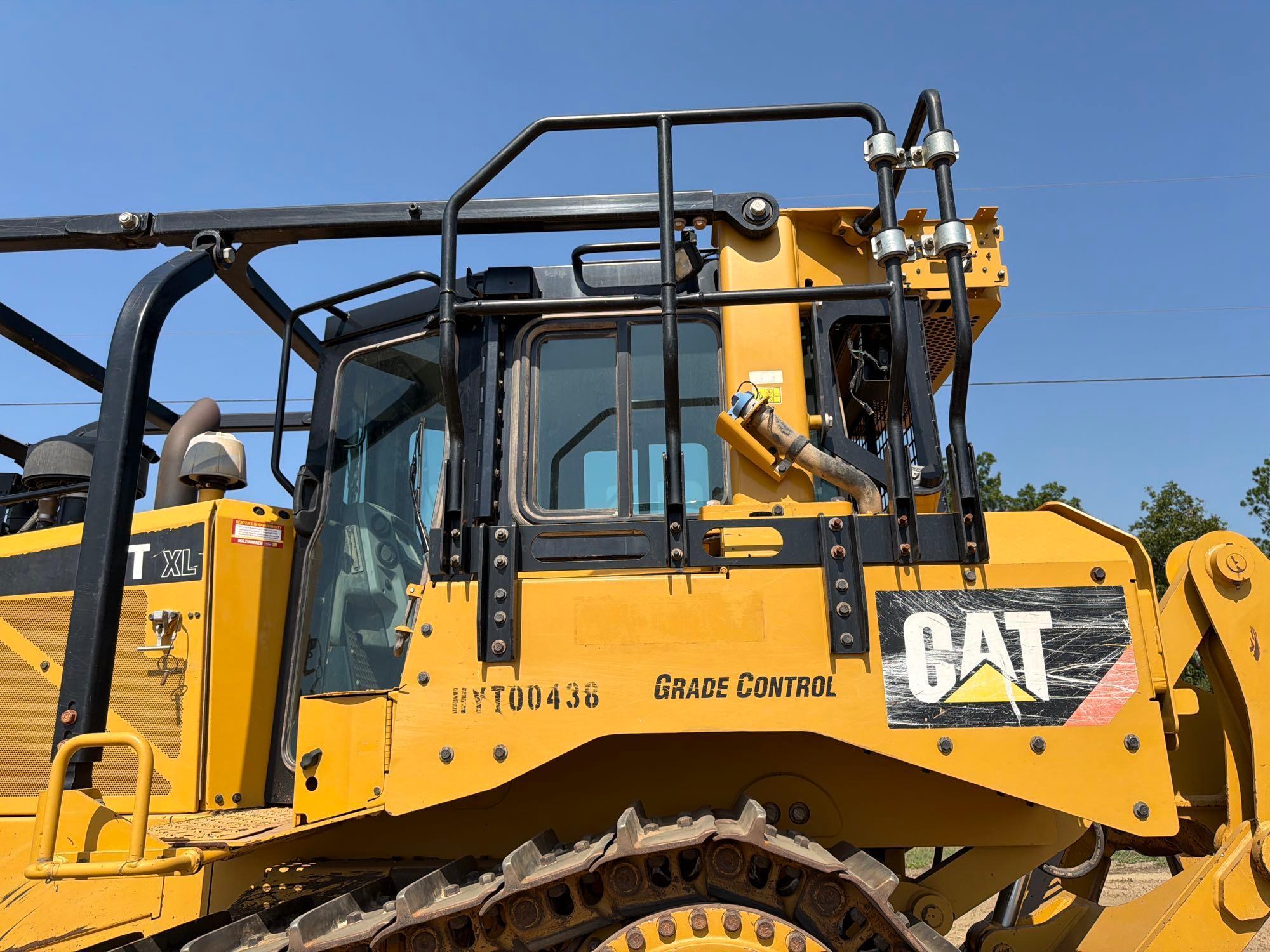 Caterpillar D6T LGP