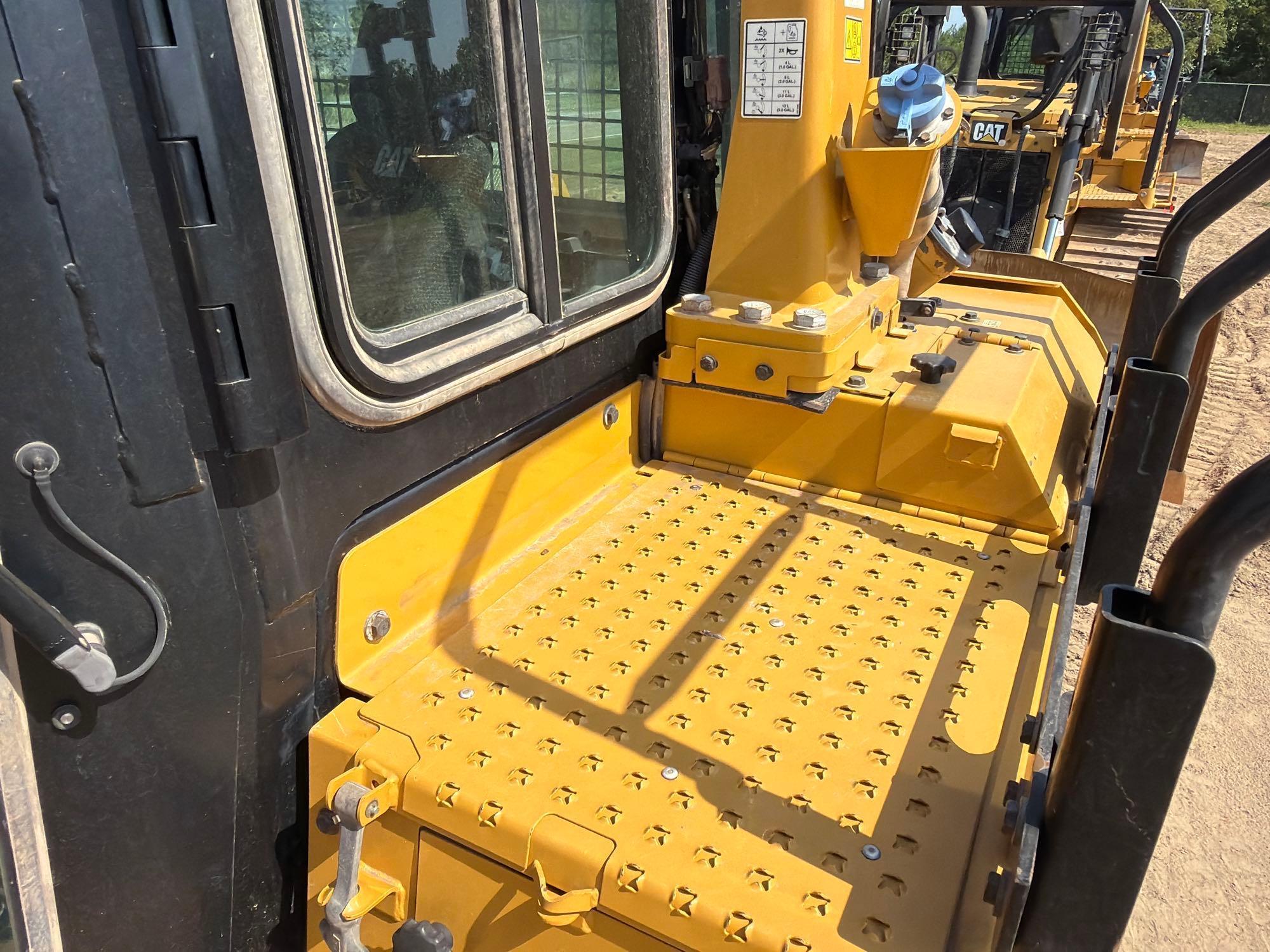 Caterpillar D6T LGP