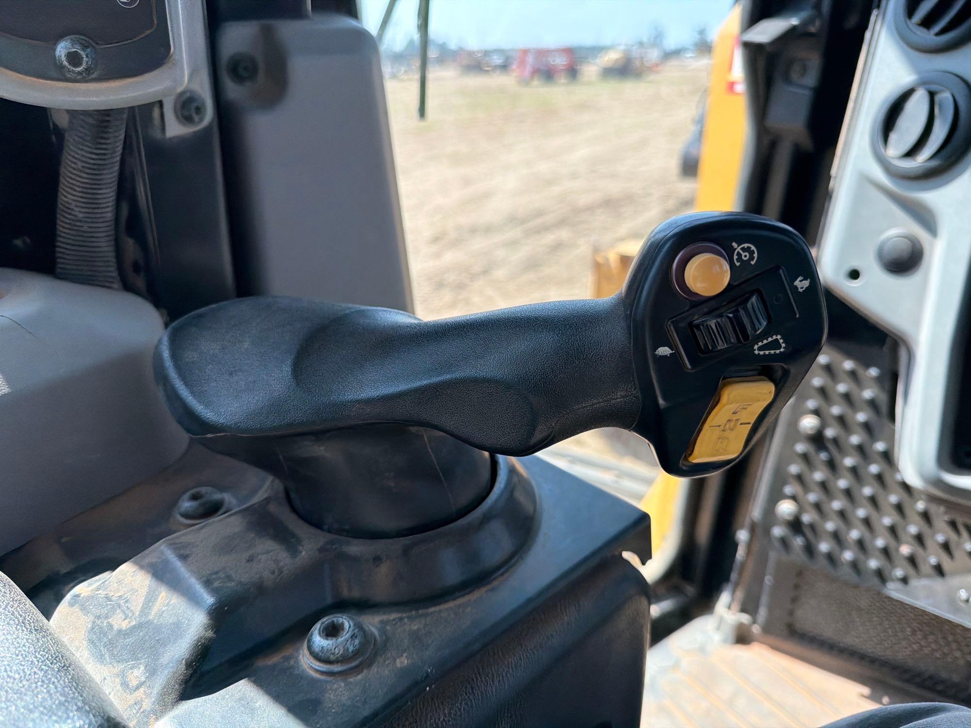 Caterpillar D6T LGP