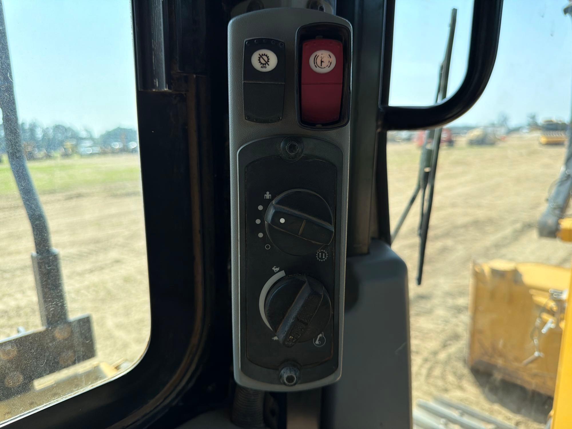 Caterpillar D6T LGP