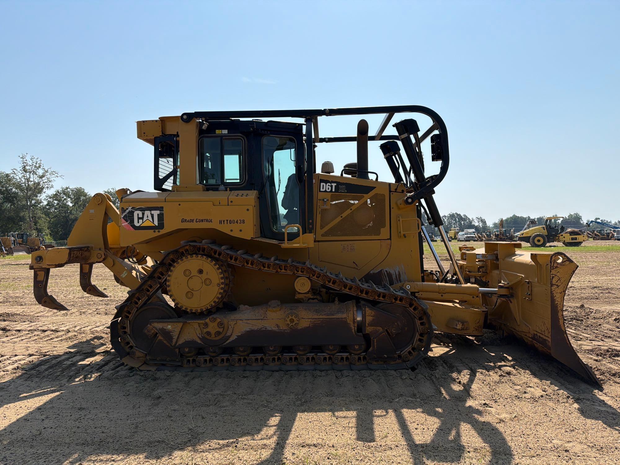 Caterpillar D6T LGP
