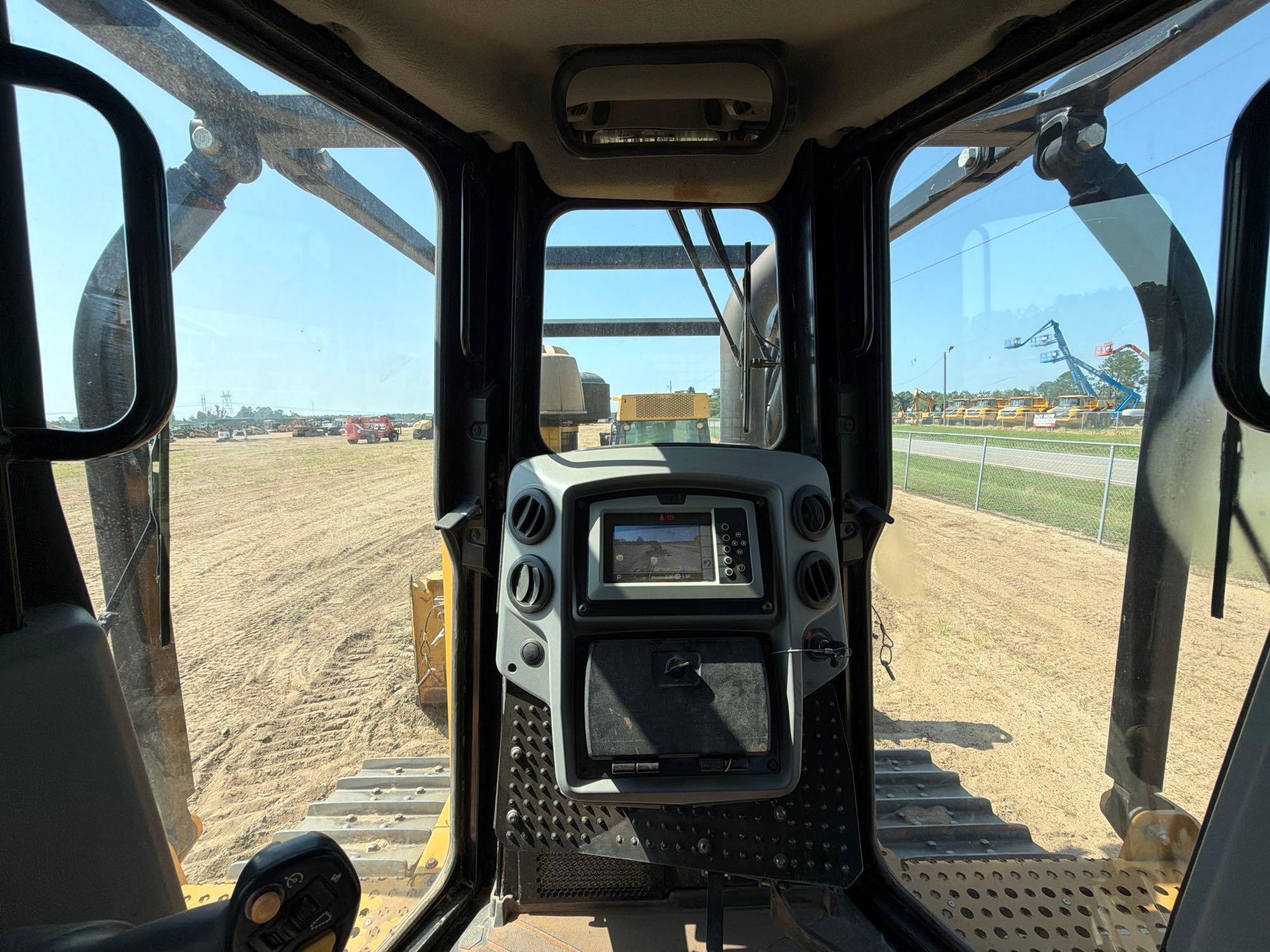 Caterpillar D6T LGP