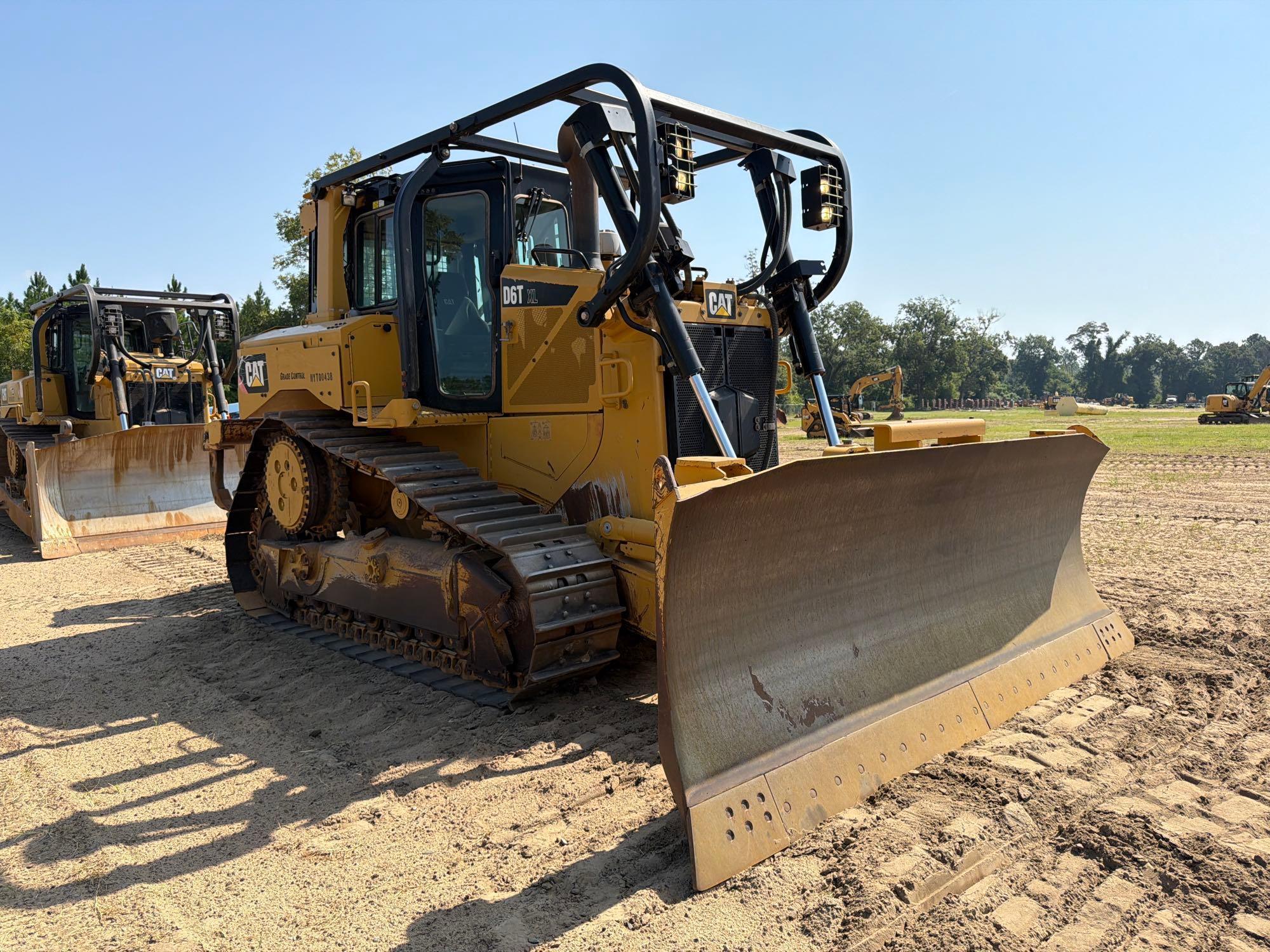 Caterpillar D6T LGP