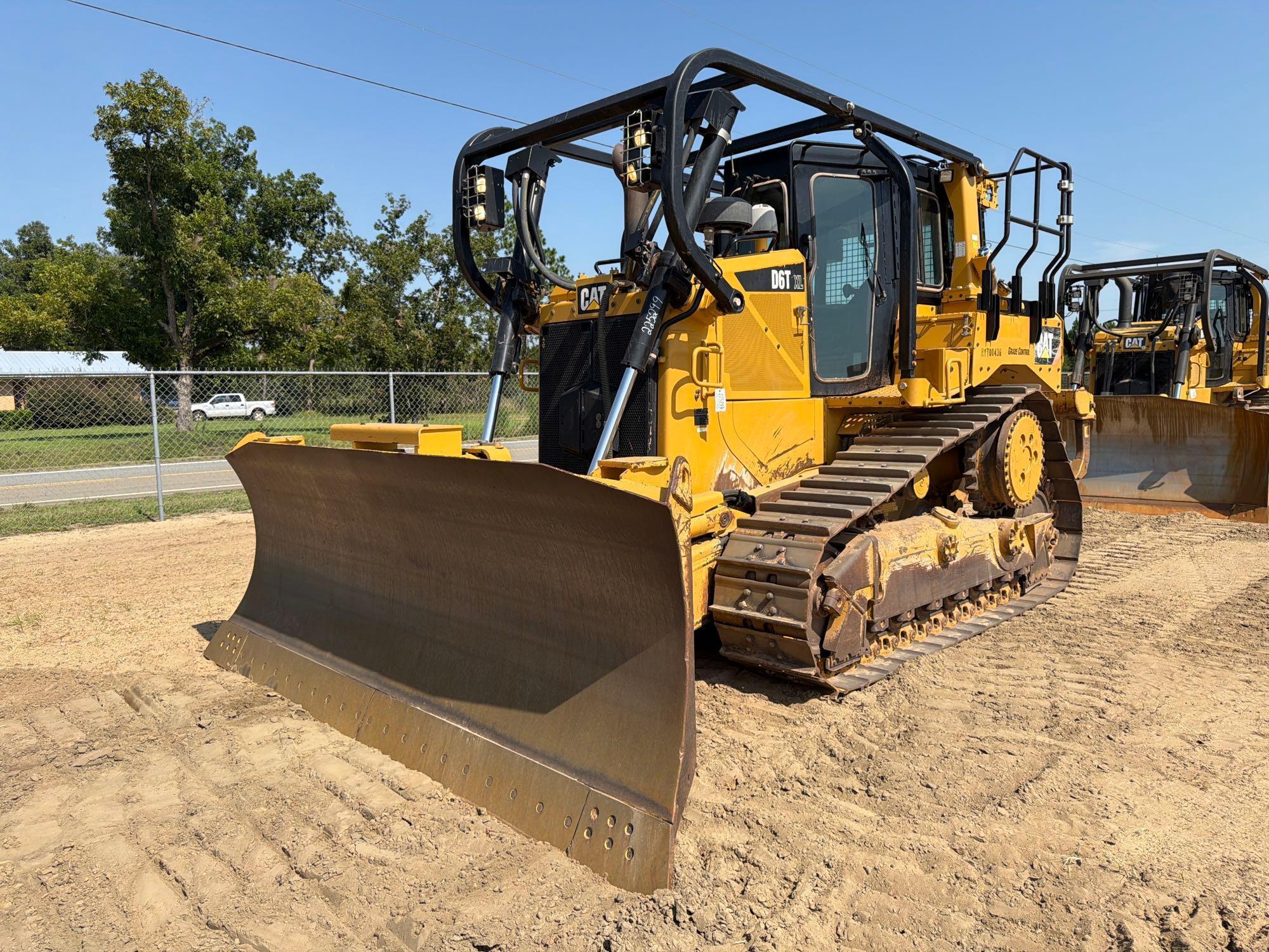 Caterpillar D6T LGP