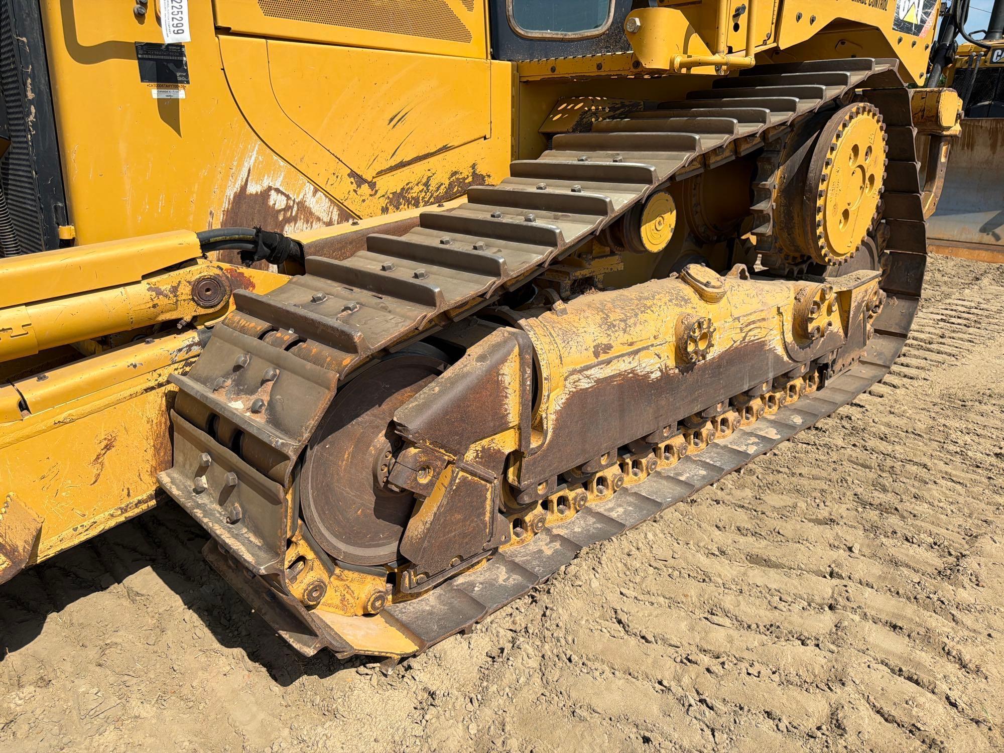 Caterpillar D6T LGP