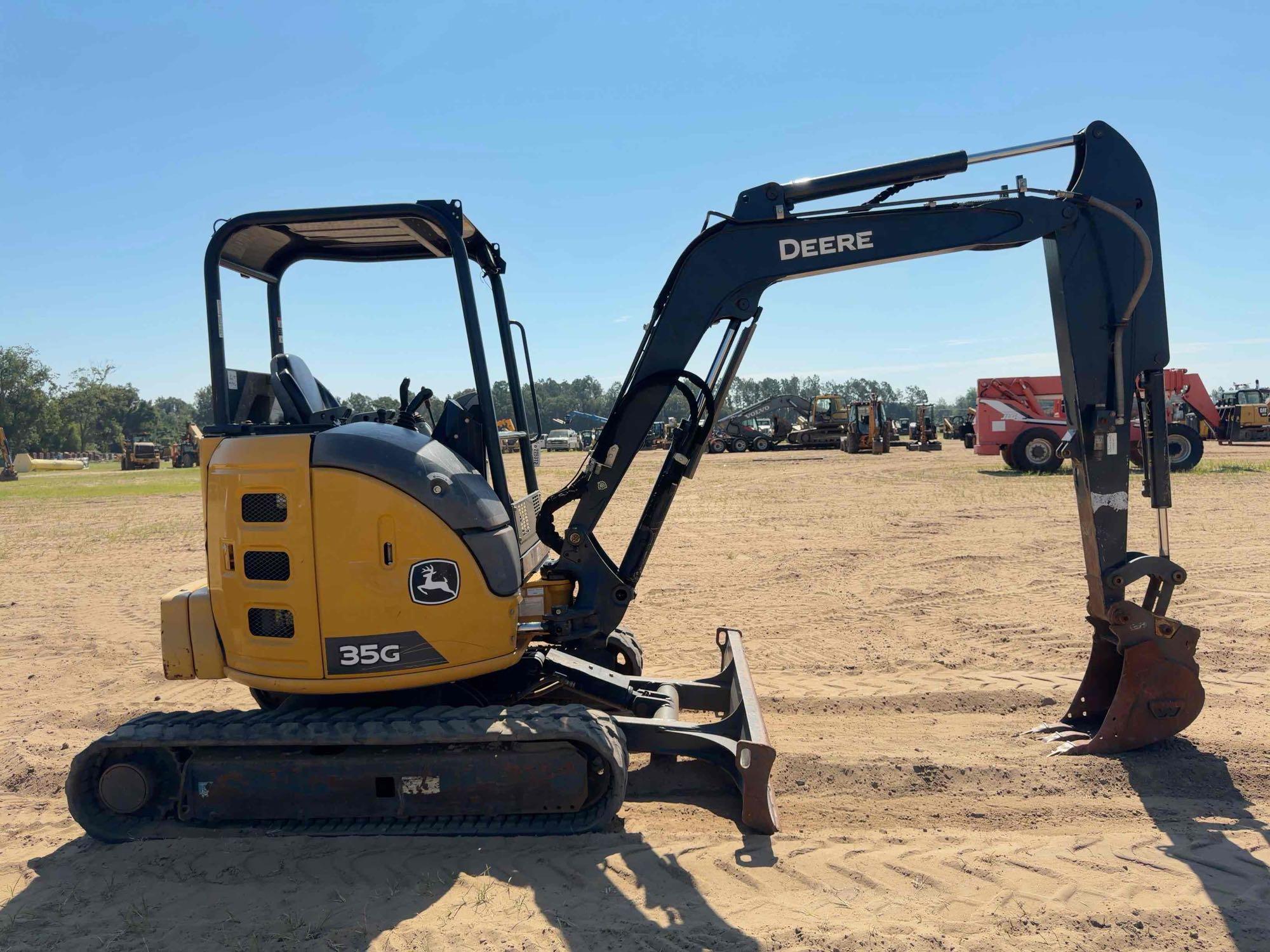 John Deere 35G