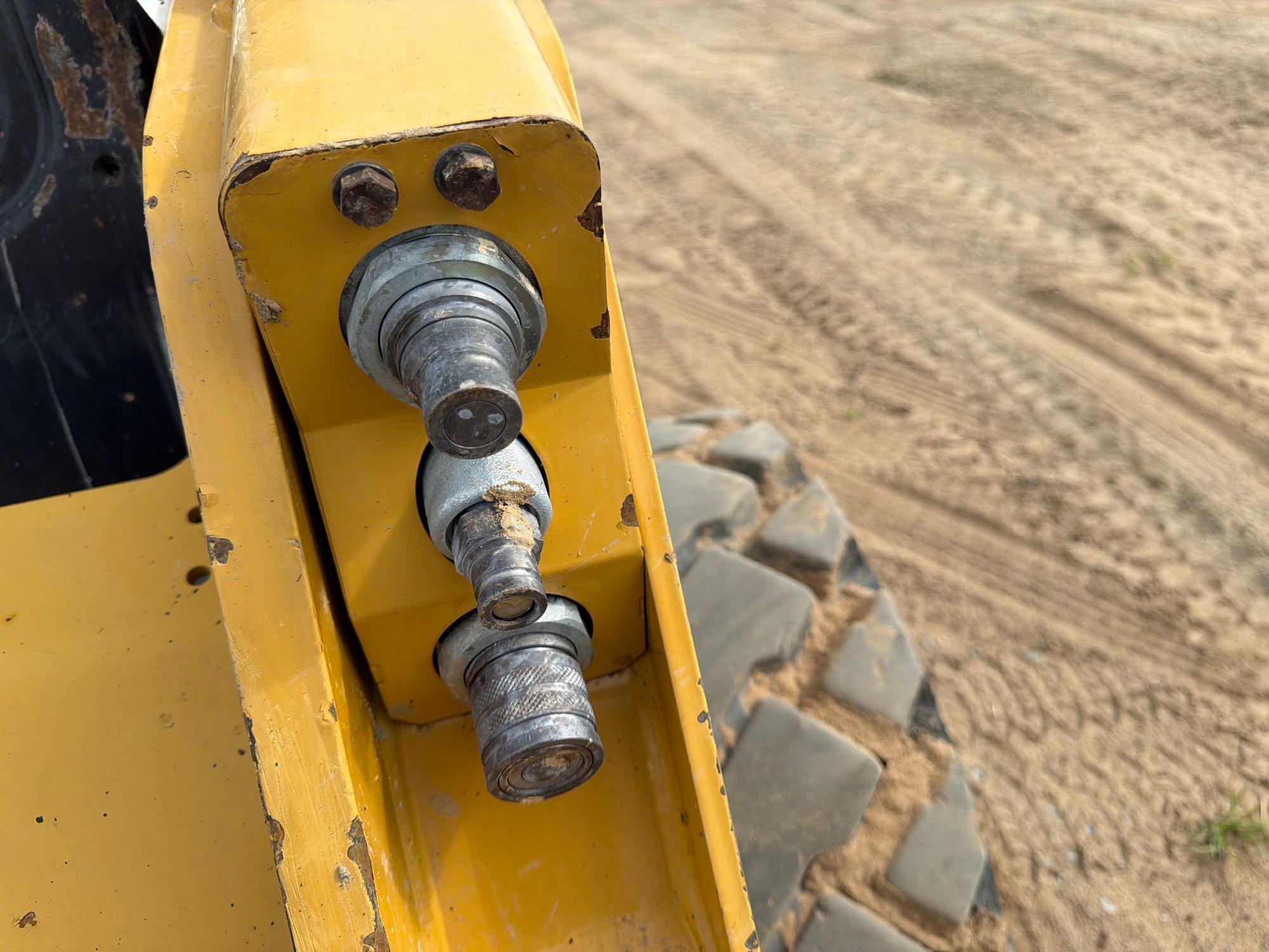 Caterpillar 242