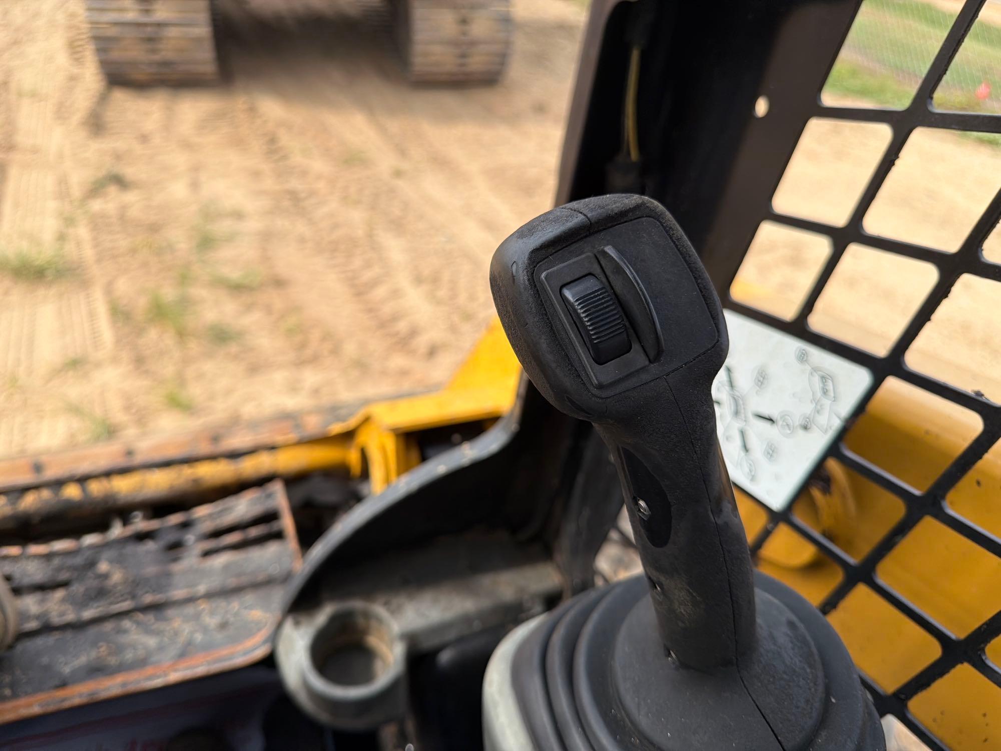 Caterpillar 242