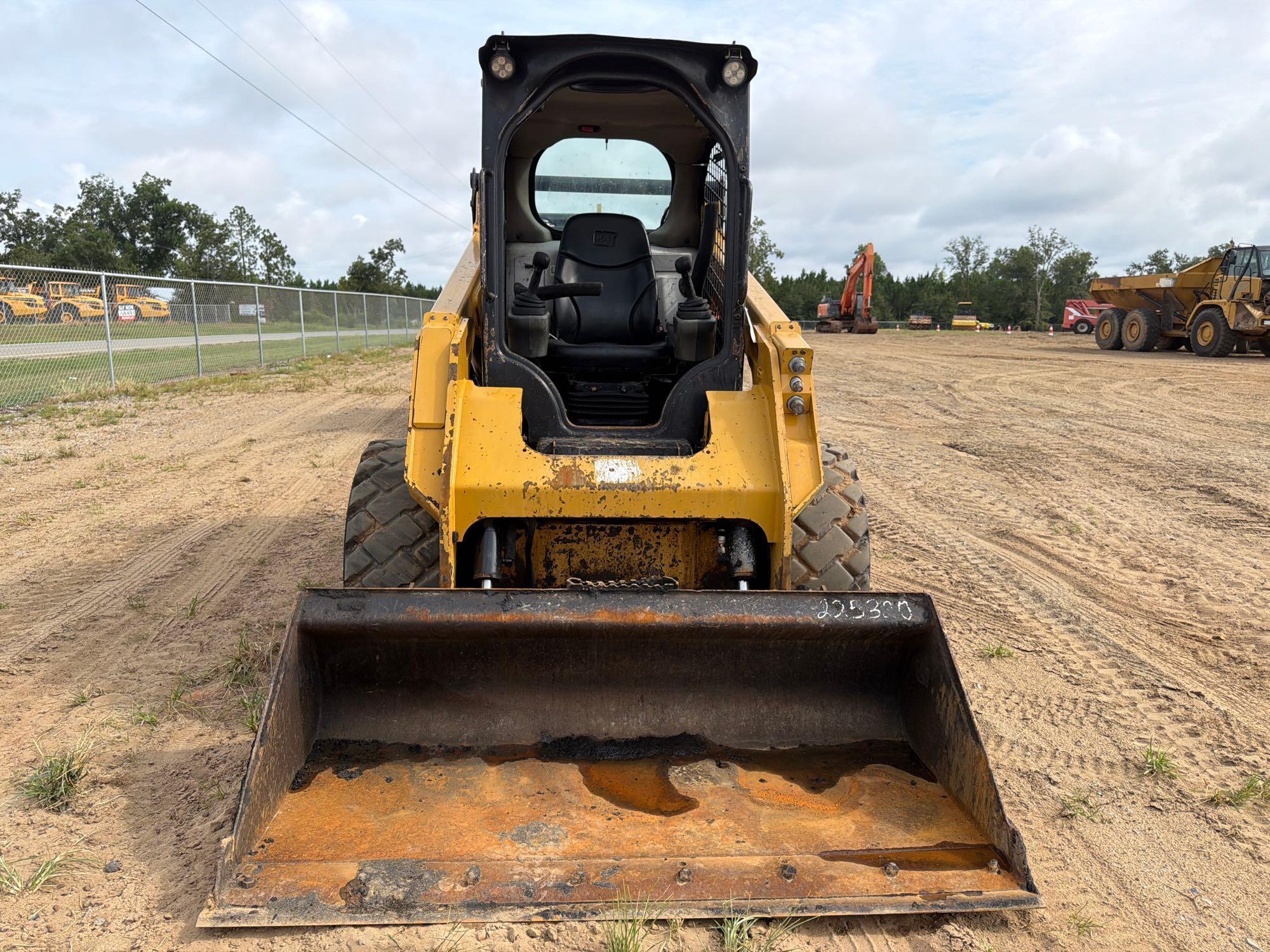 Caterpillar 242