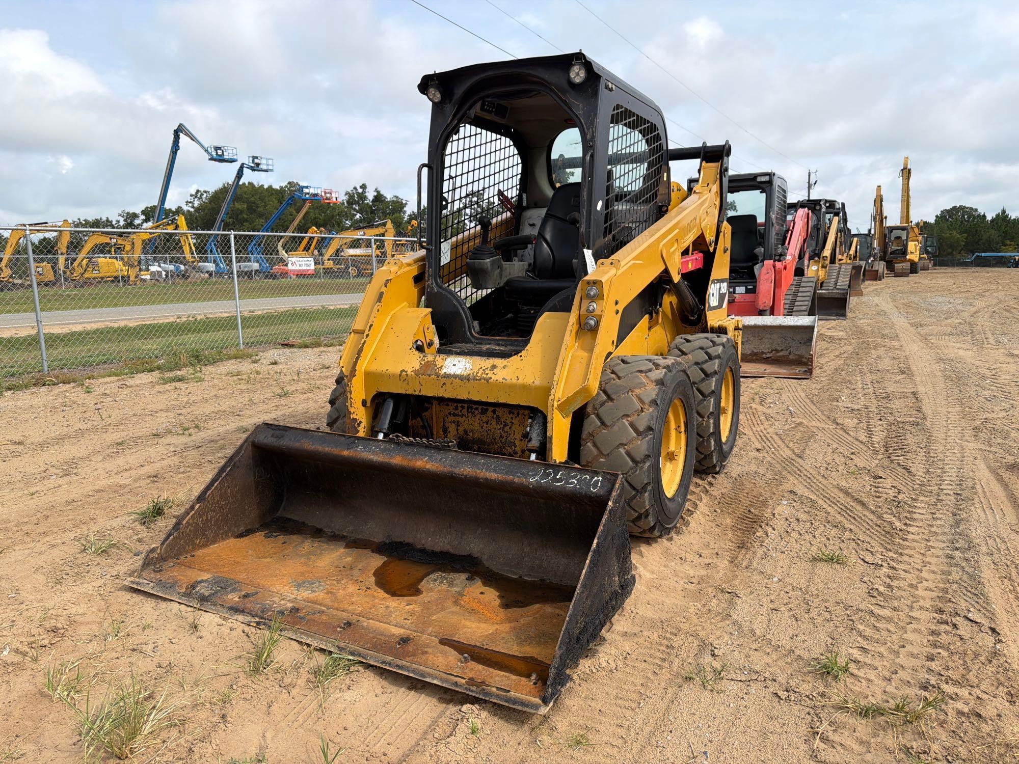 Caterpillar 242