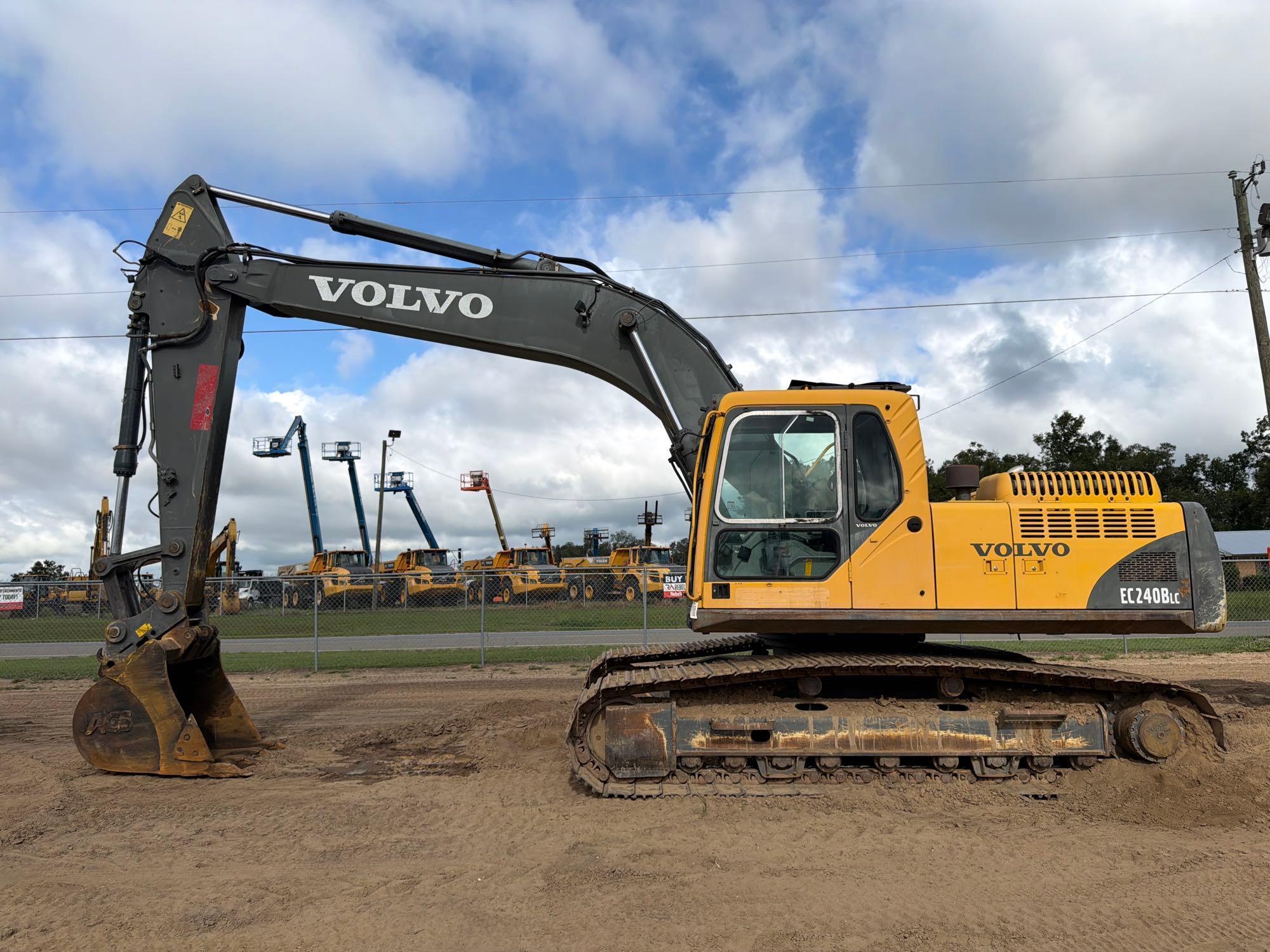 Photo of 2003 Volvo EC240B LC