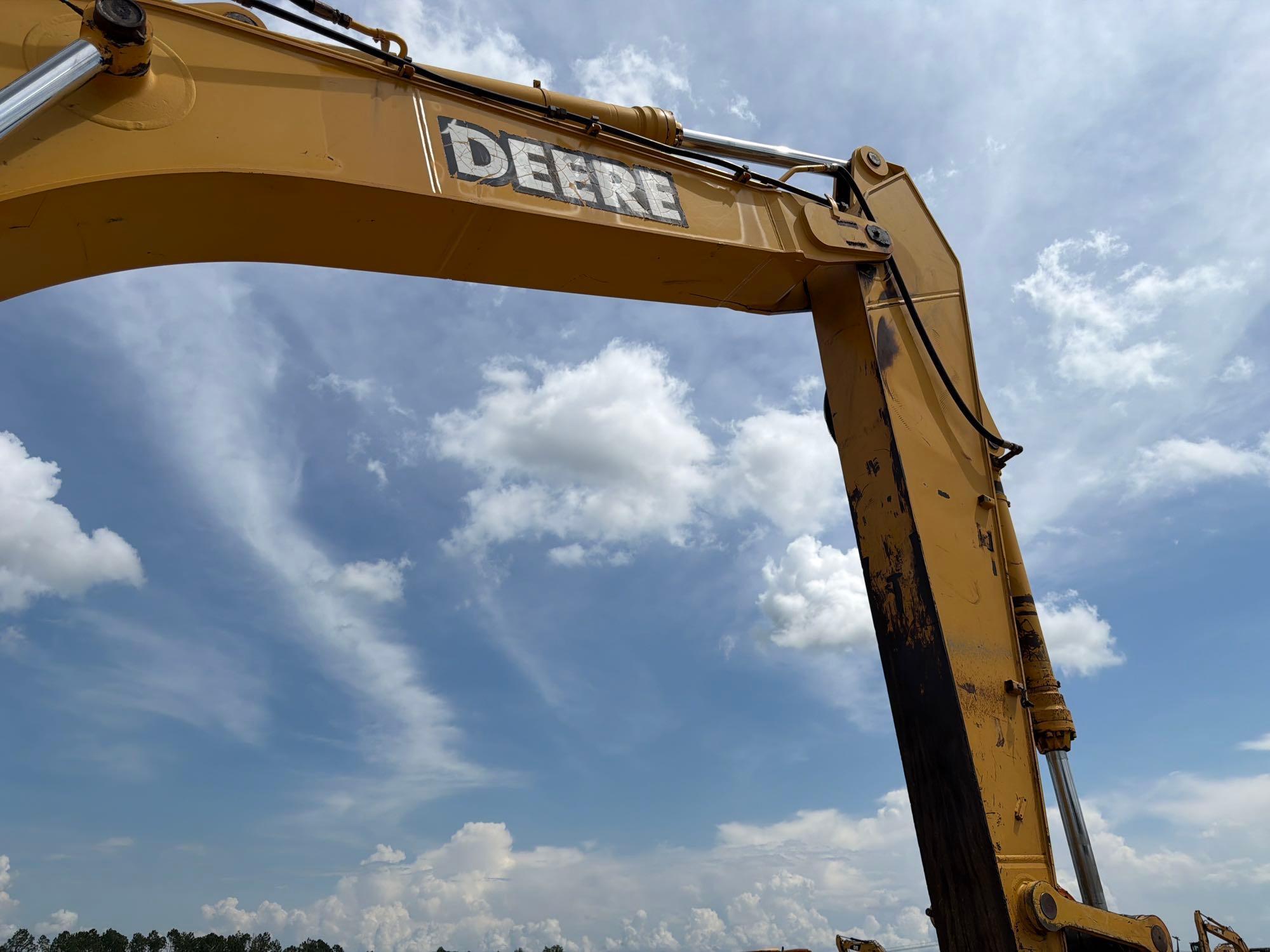John Deere 330C LC
