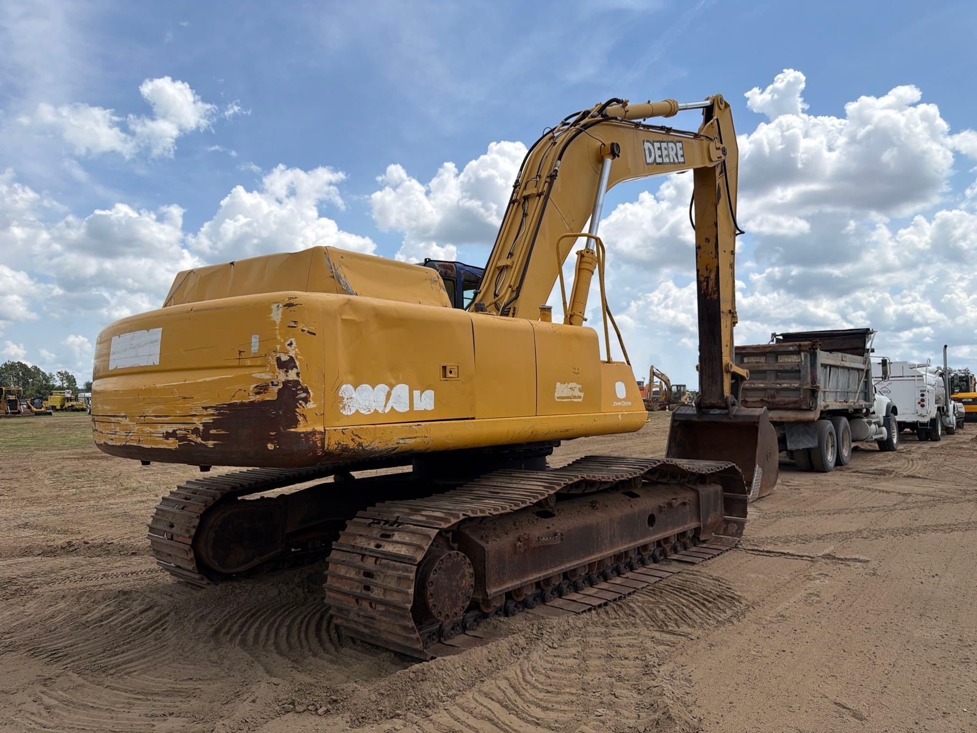 John Deere 330C LC