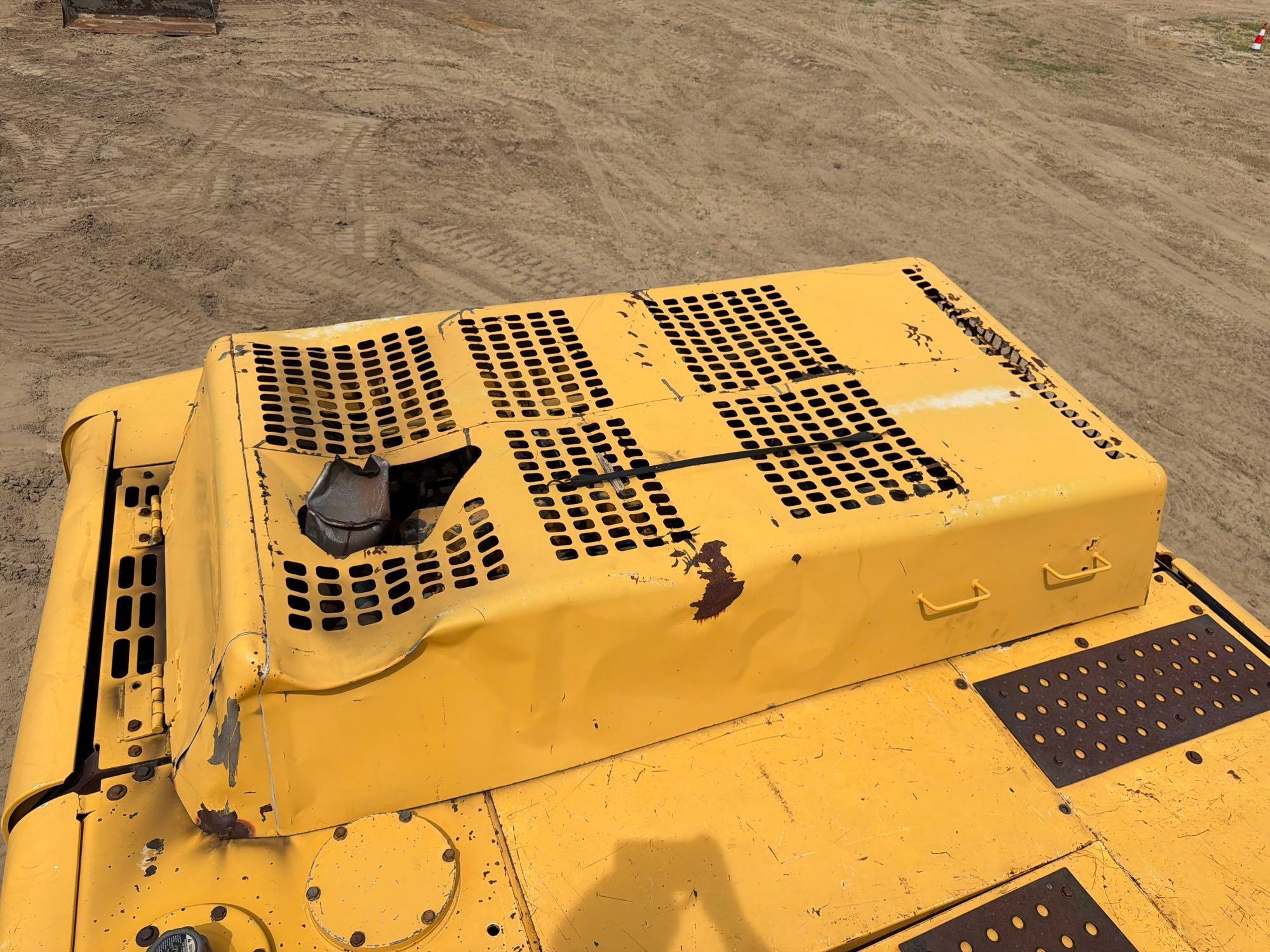 John Deere 330C LC