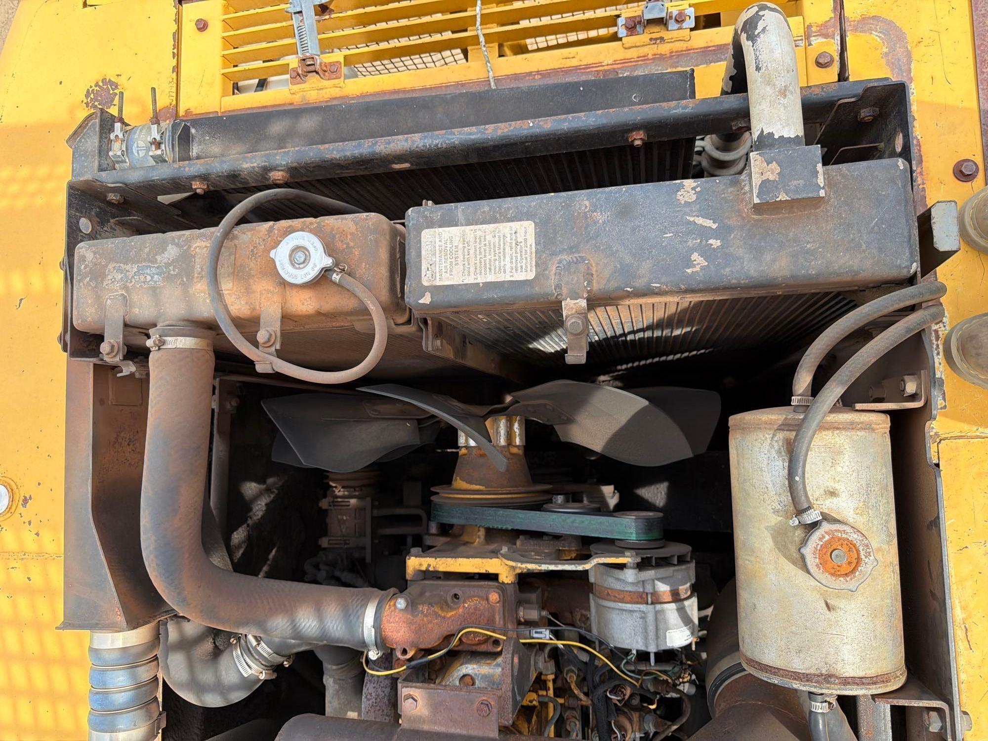 John Deere 330C LC