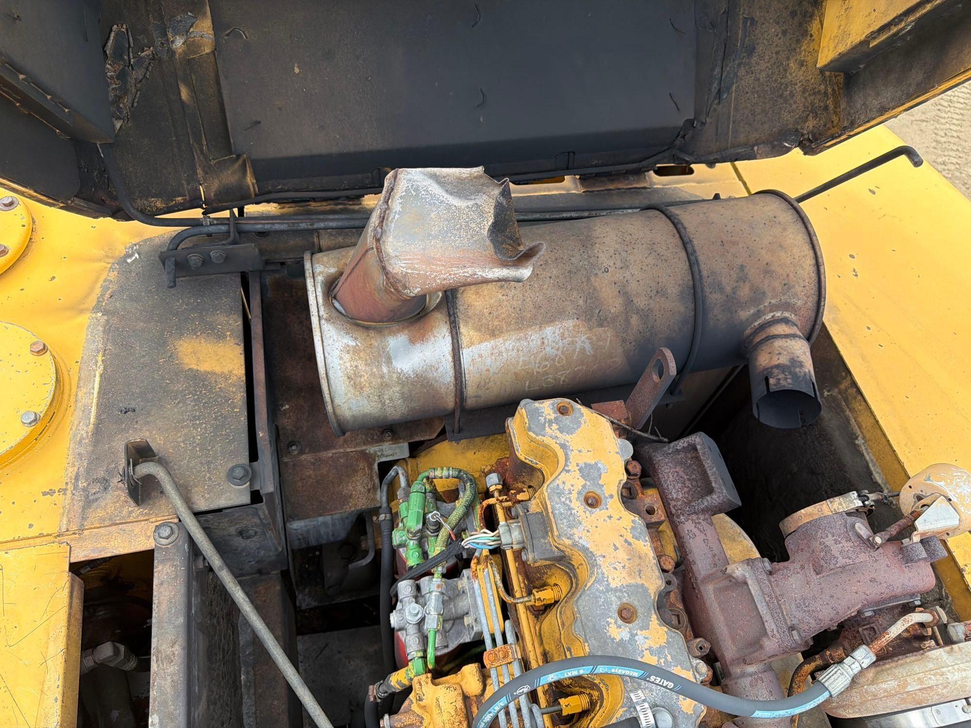 John Deere 330C LC