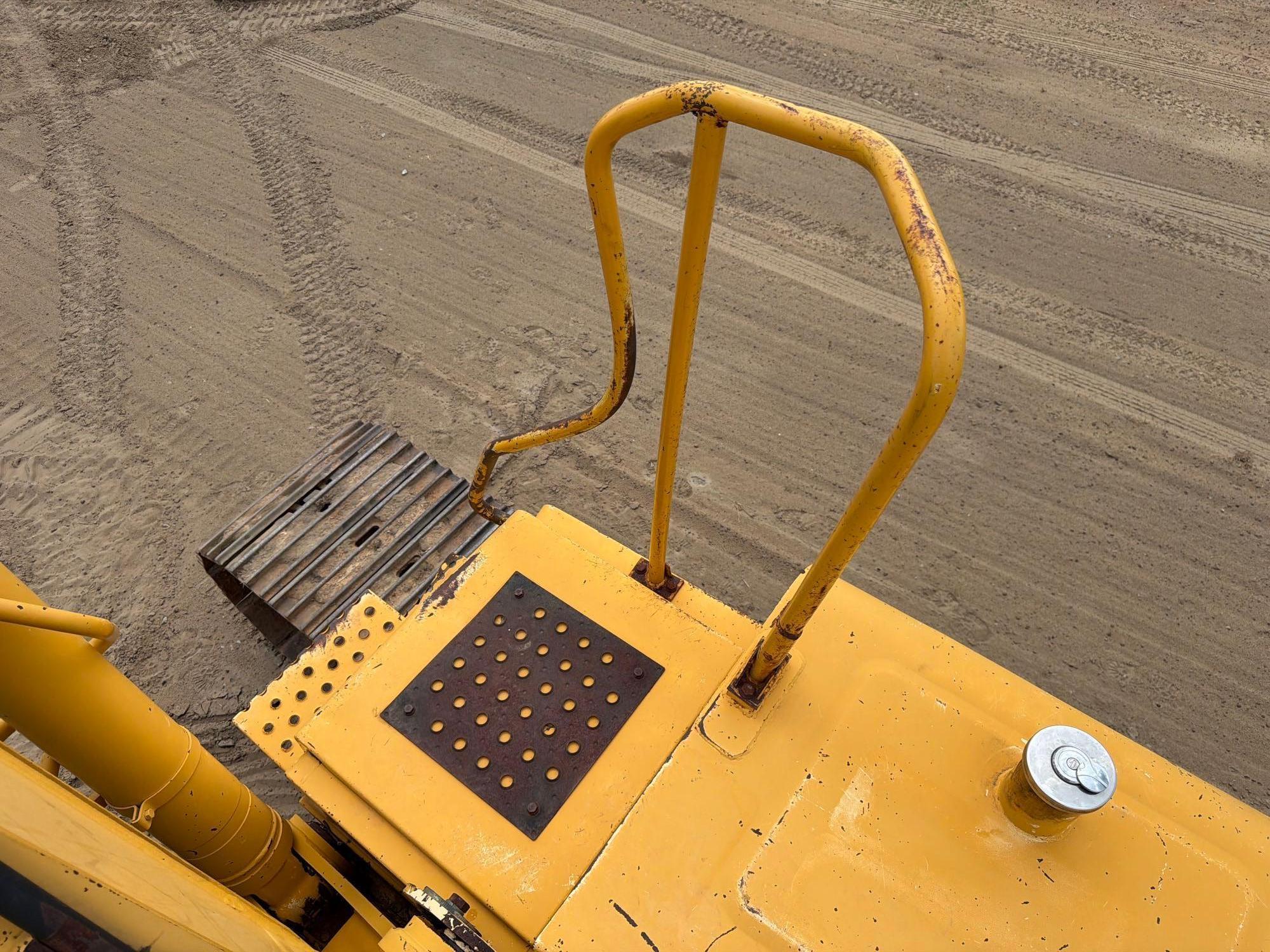 John Deere 330C LC