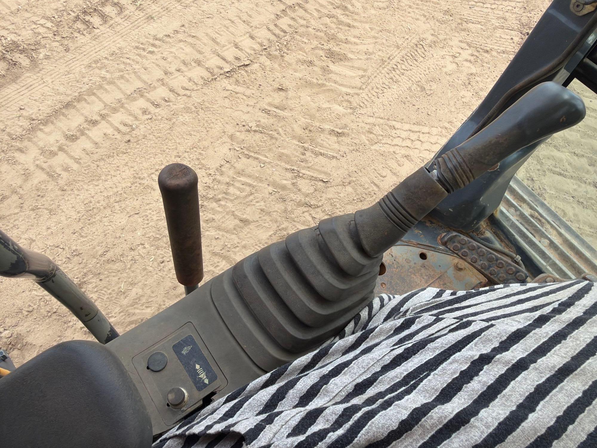 John Deere 330C LC