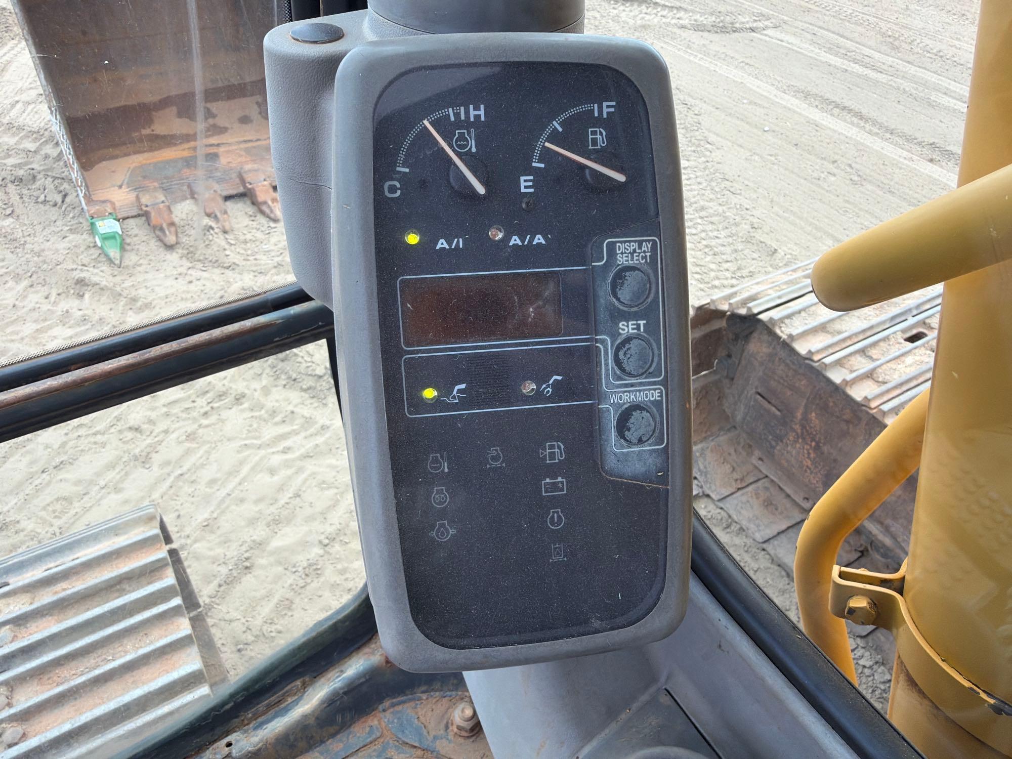John Deere 330C LC