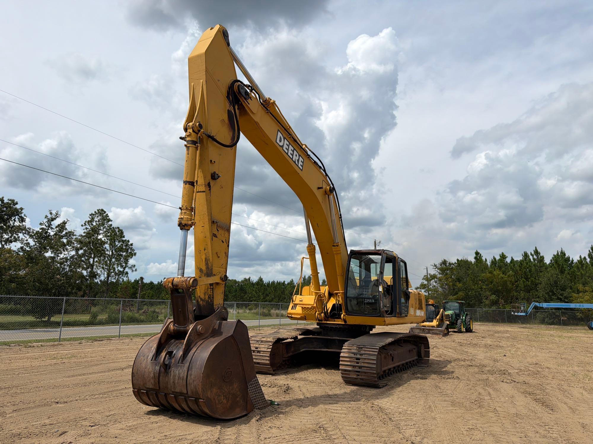 John Deere 330C LC