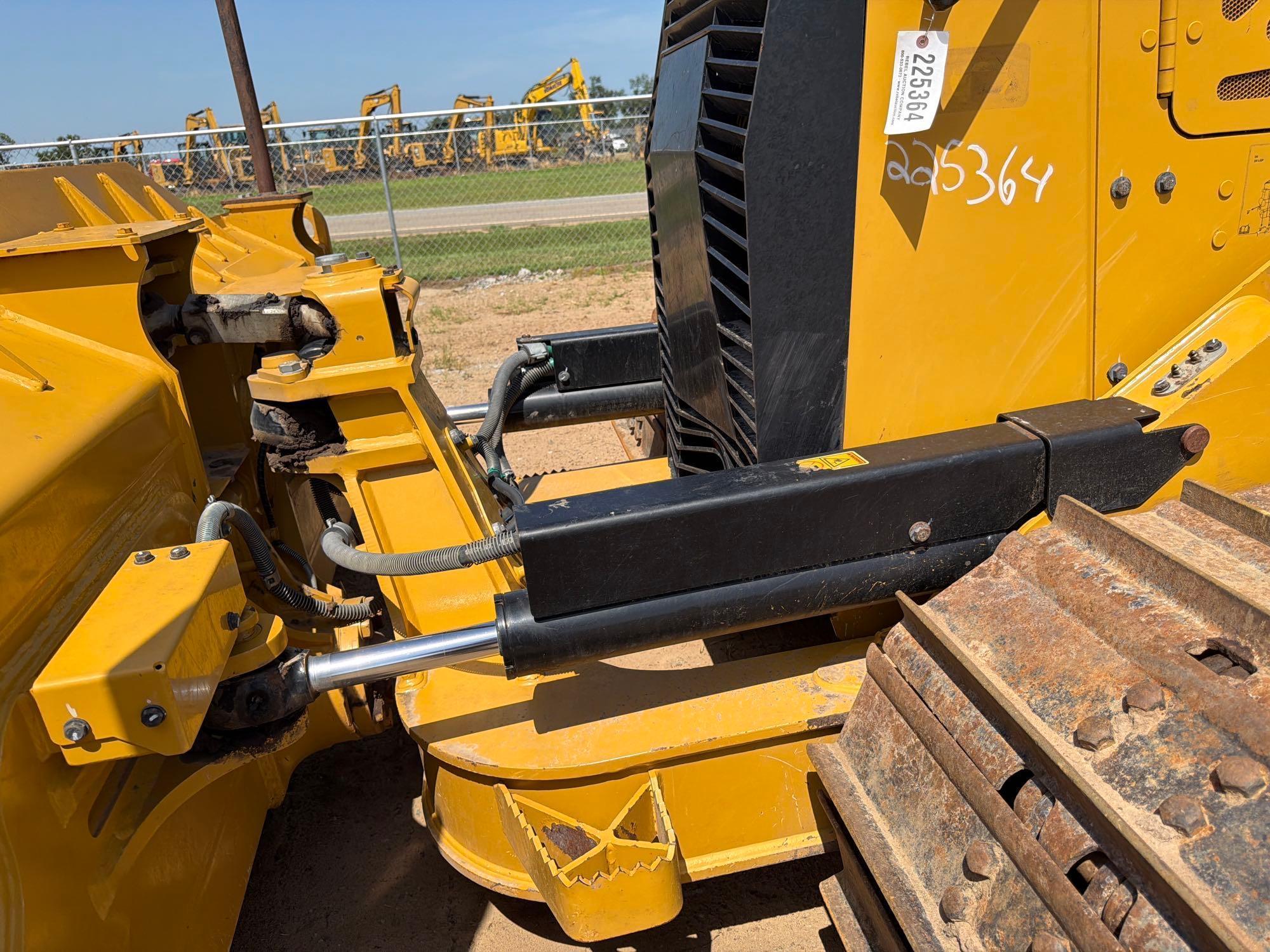 Caterpillar D4