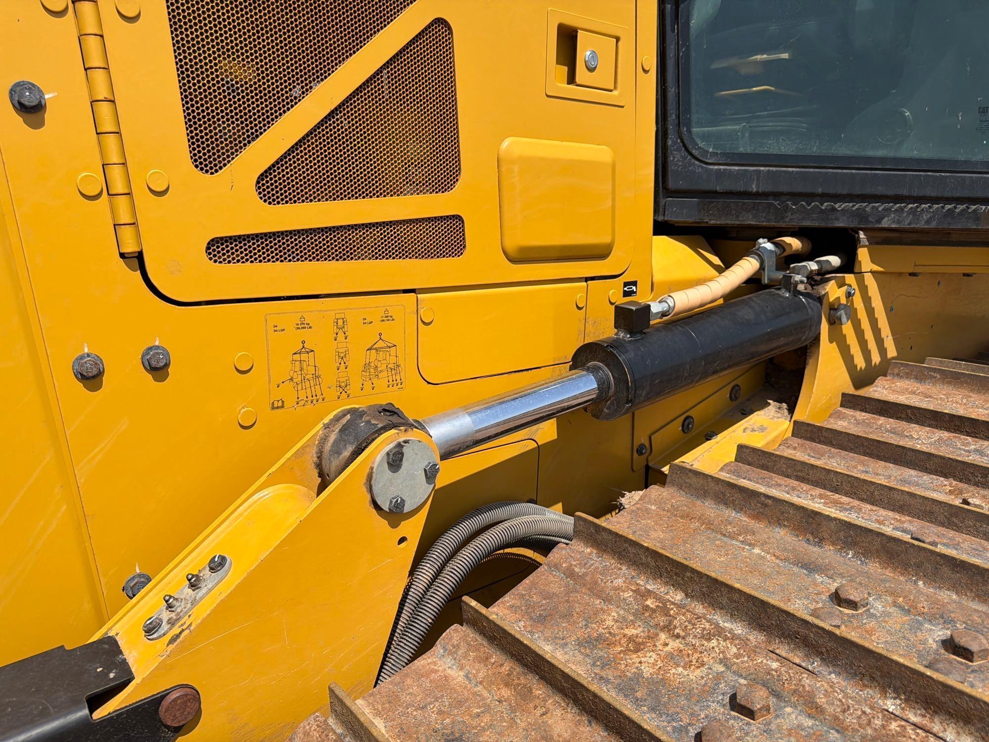 Caterpillar D4
