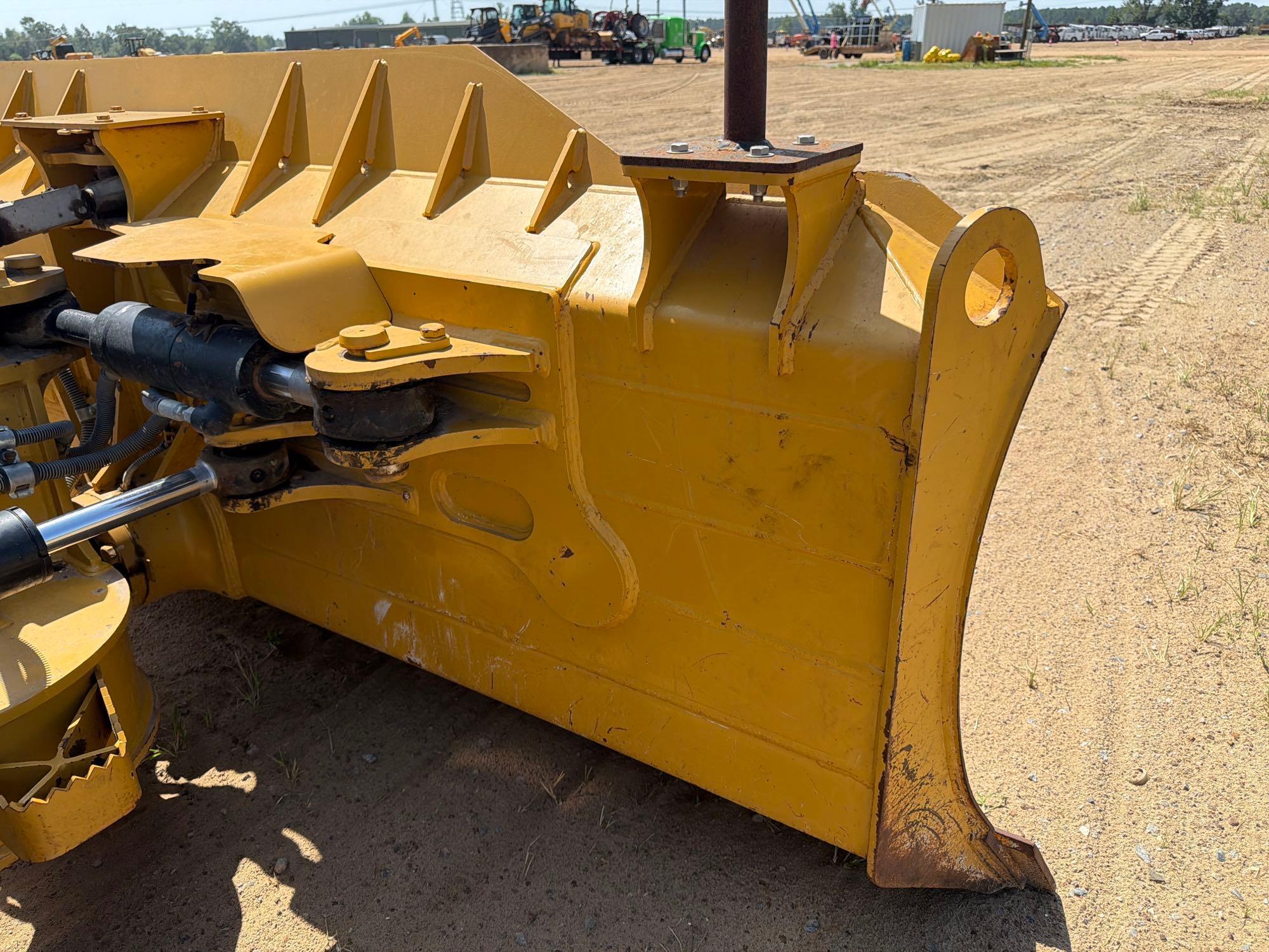 Caterpillar D4