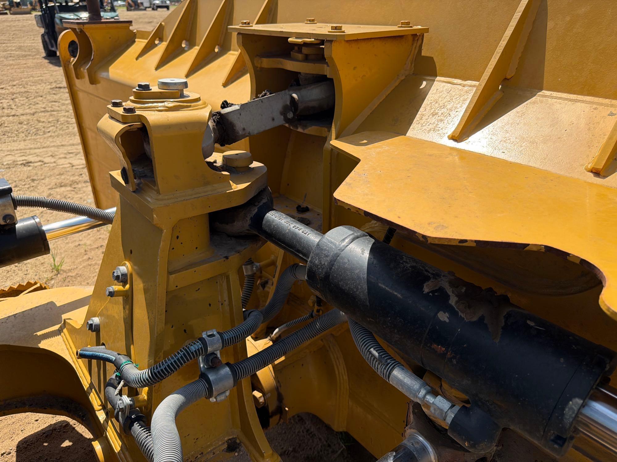 Caterpillar D4