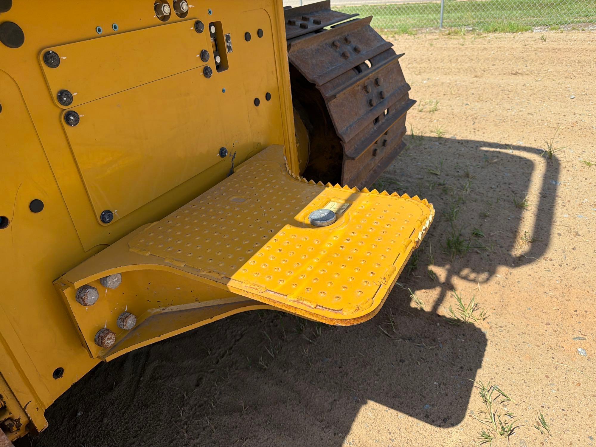 Caterpillar D4