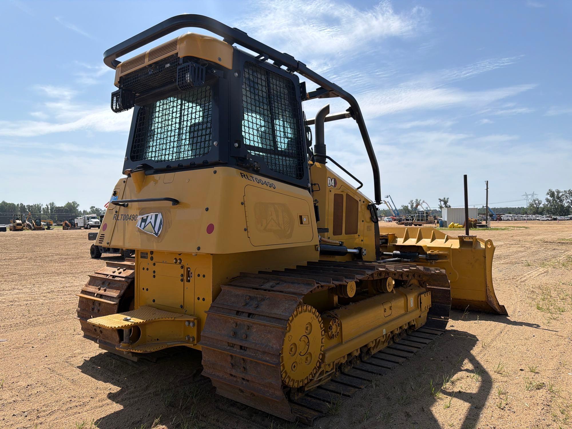 Caterpillar D4
