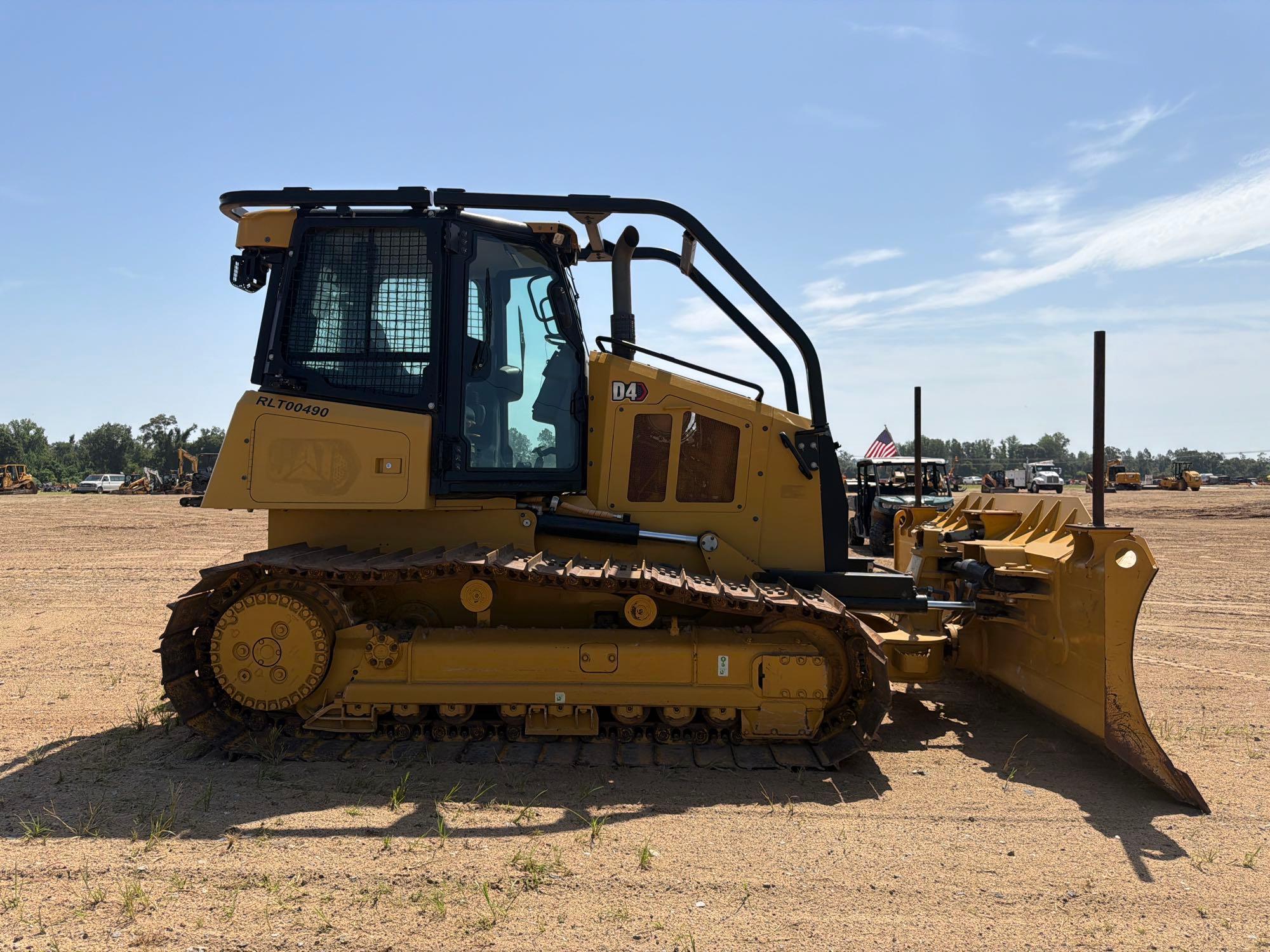 Caterpillar D4