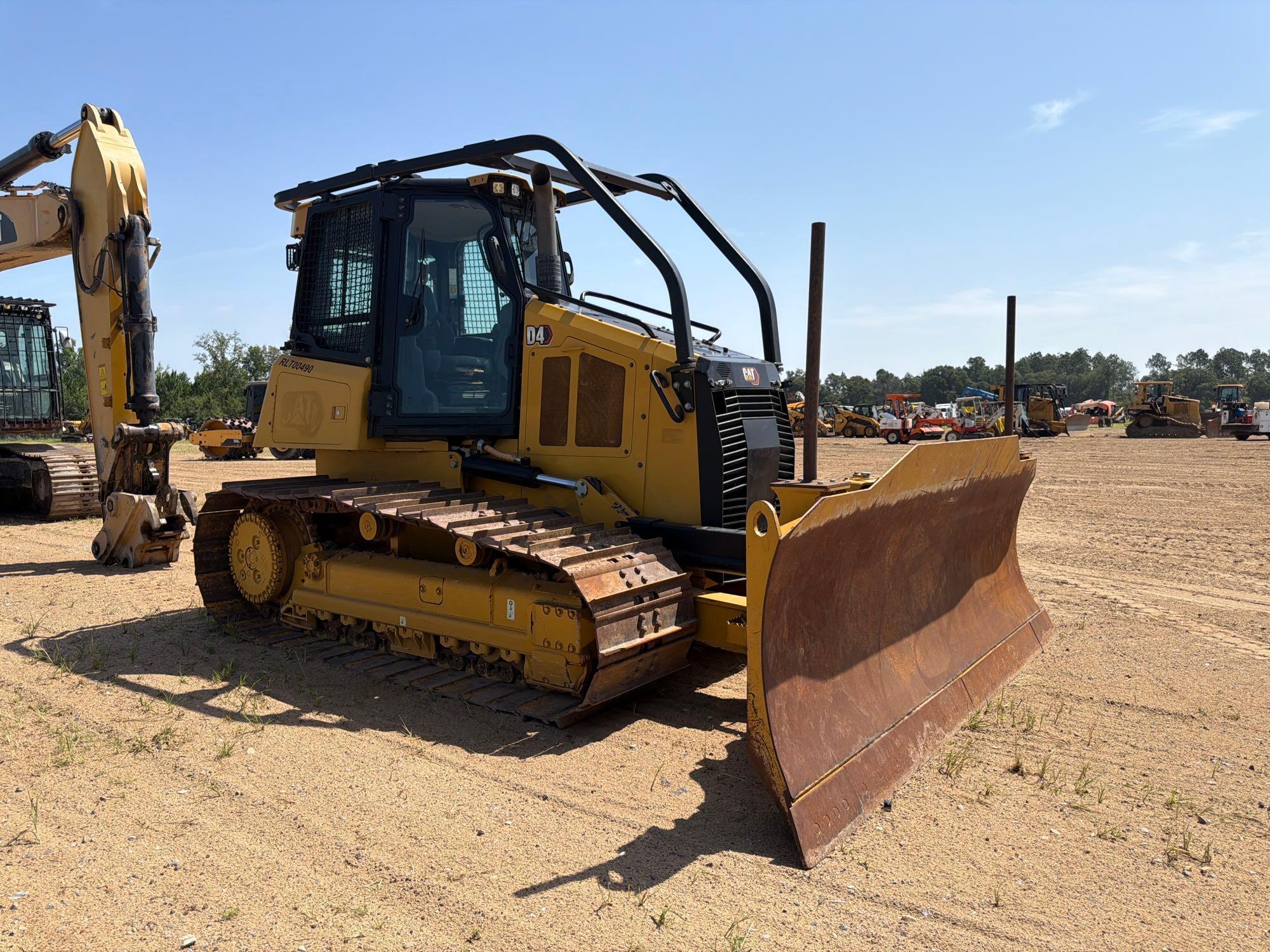 Caterpillar D4