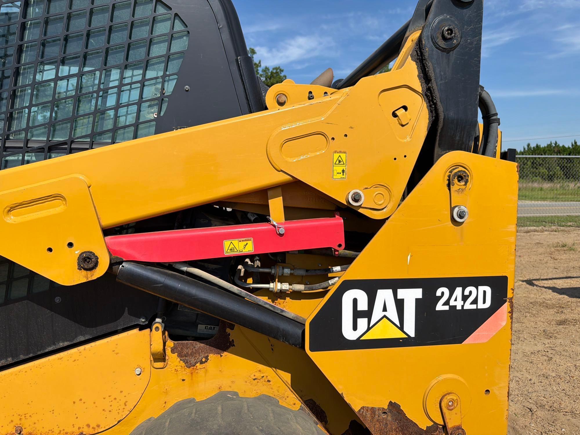 Caterpillar 242D