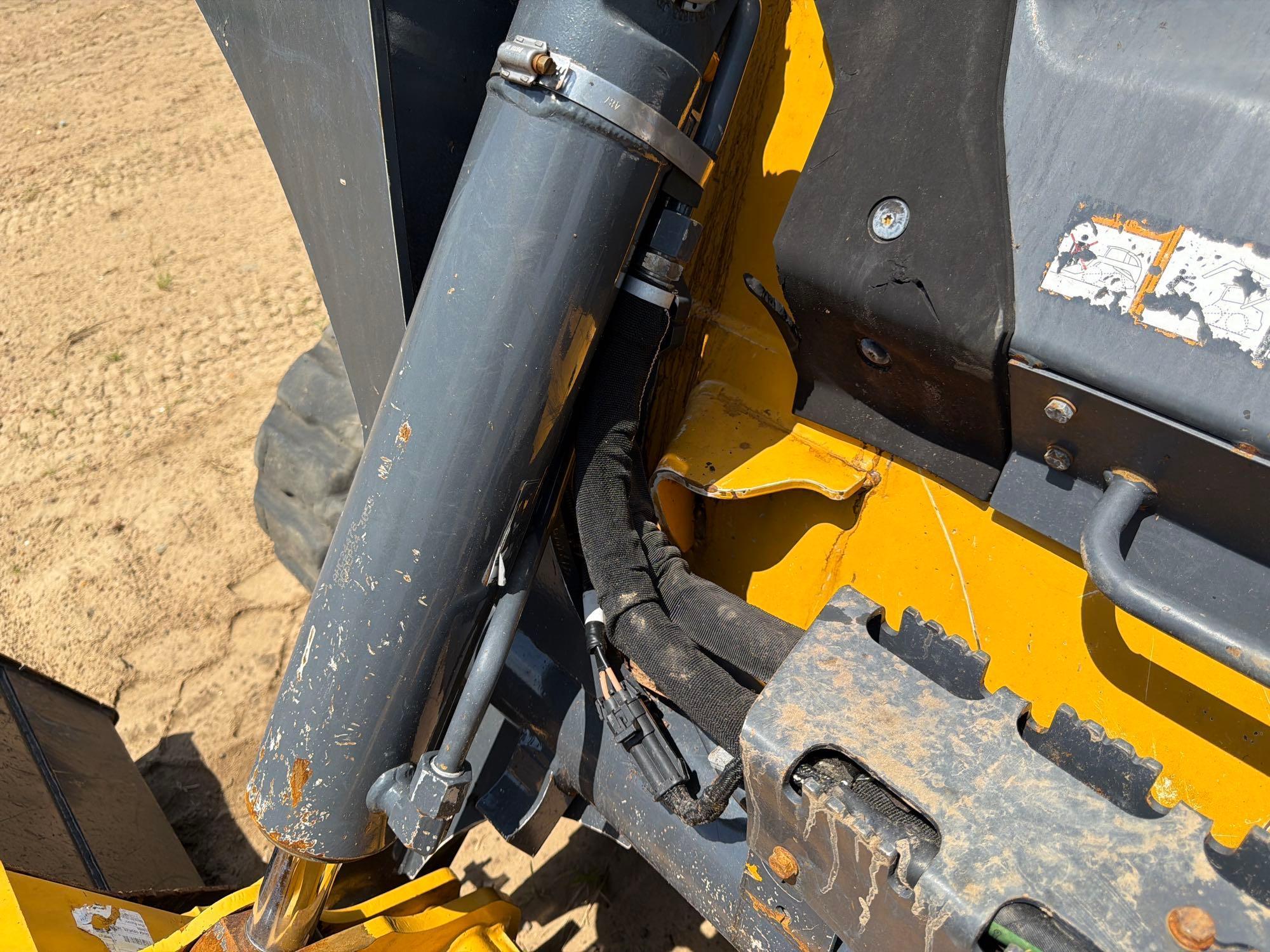 John Deere 333