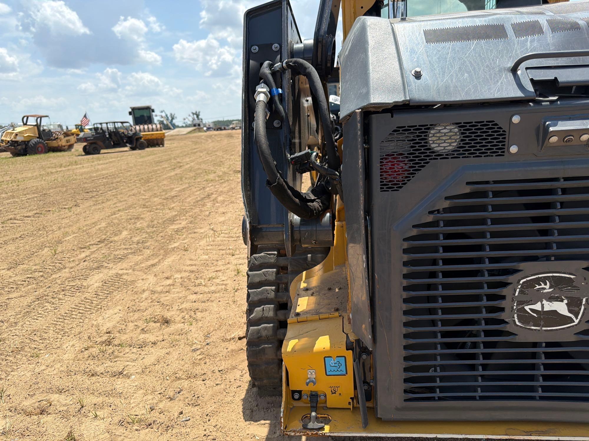 John Deere 333