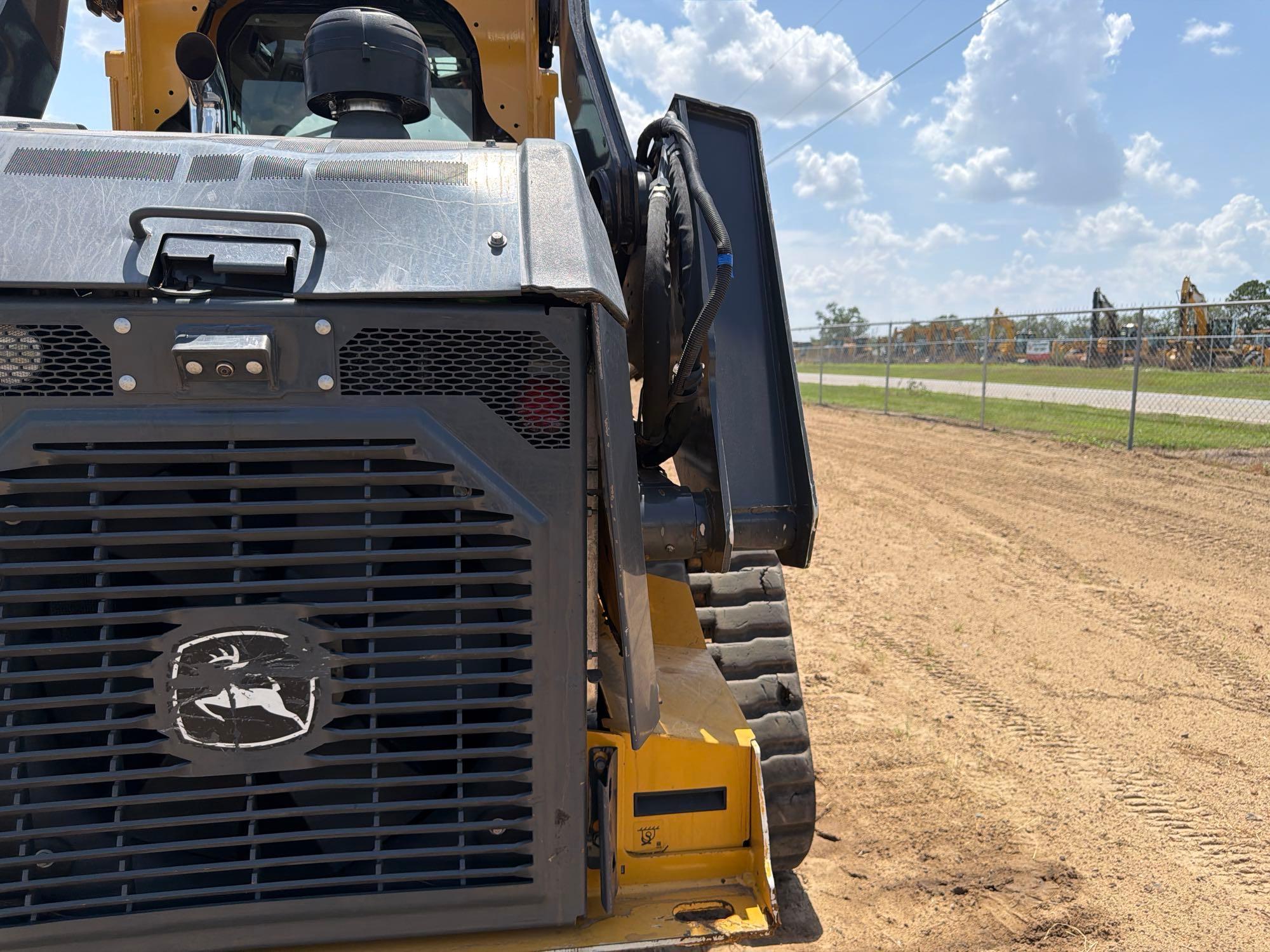 John Deere 333