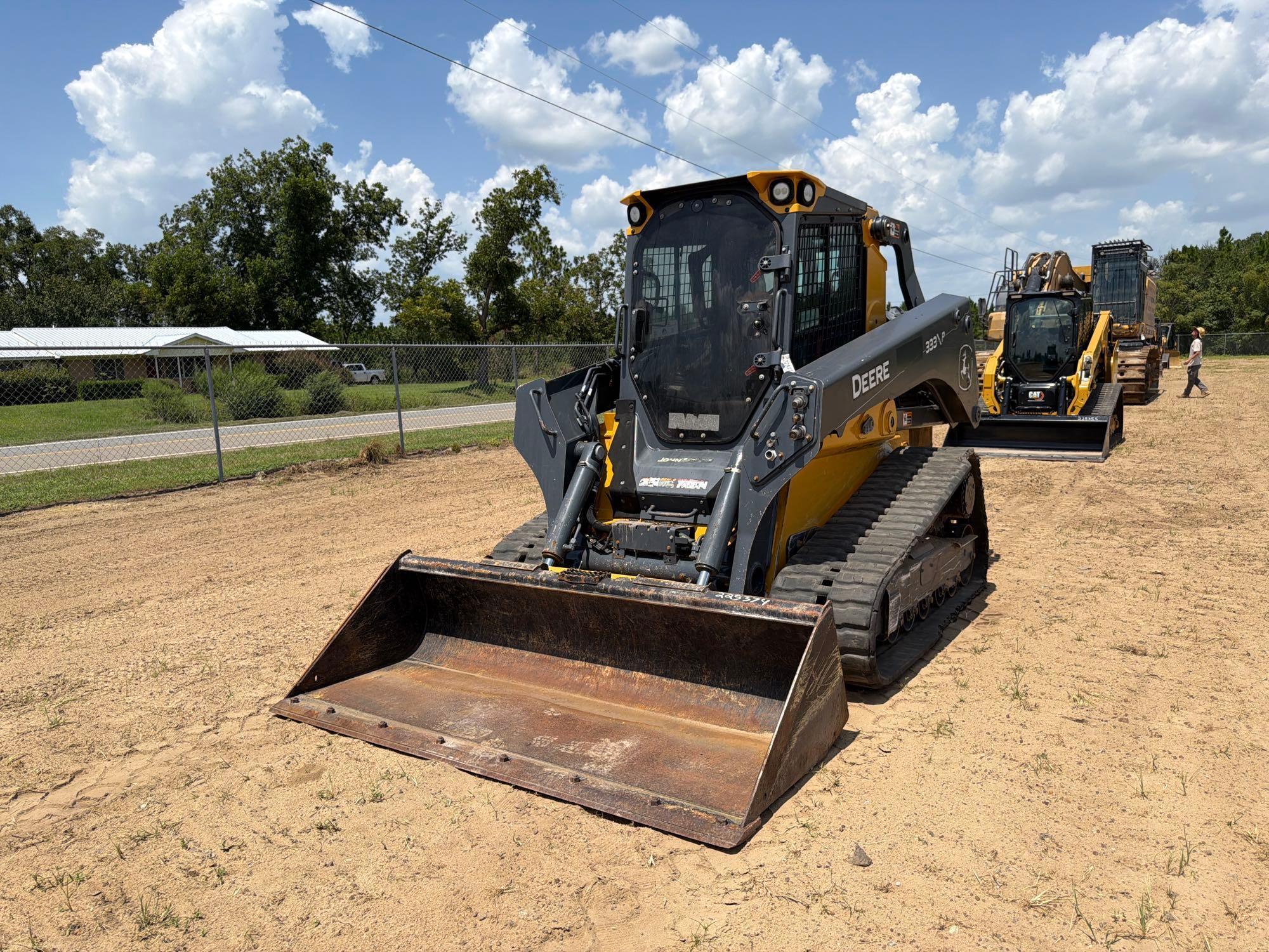 John Deere 333