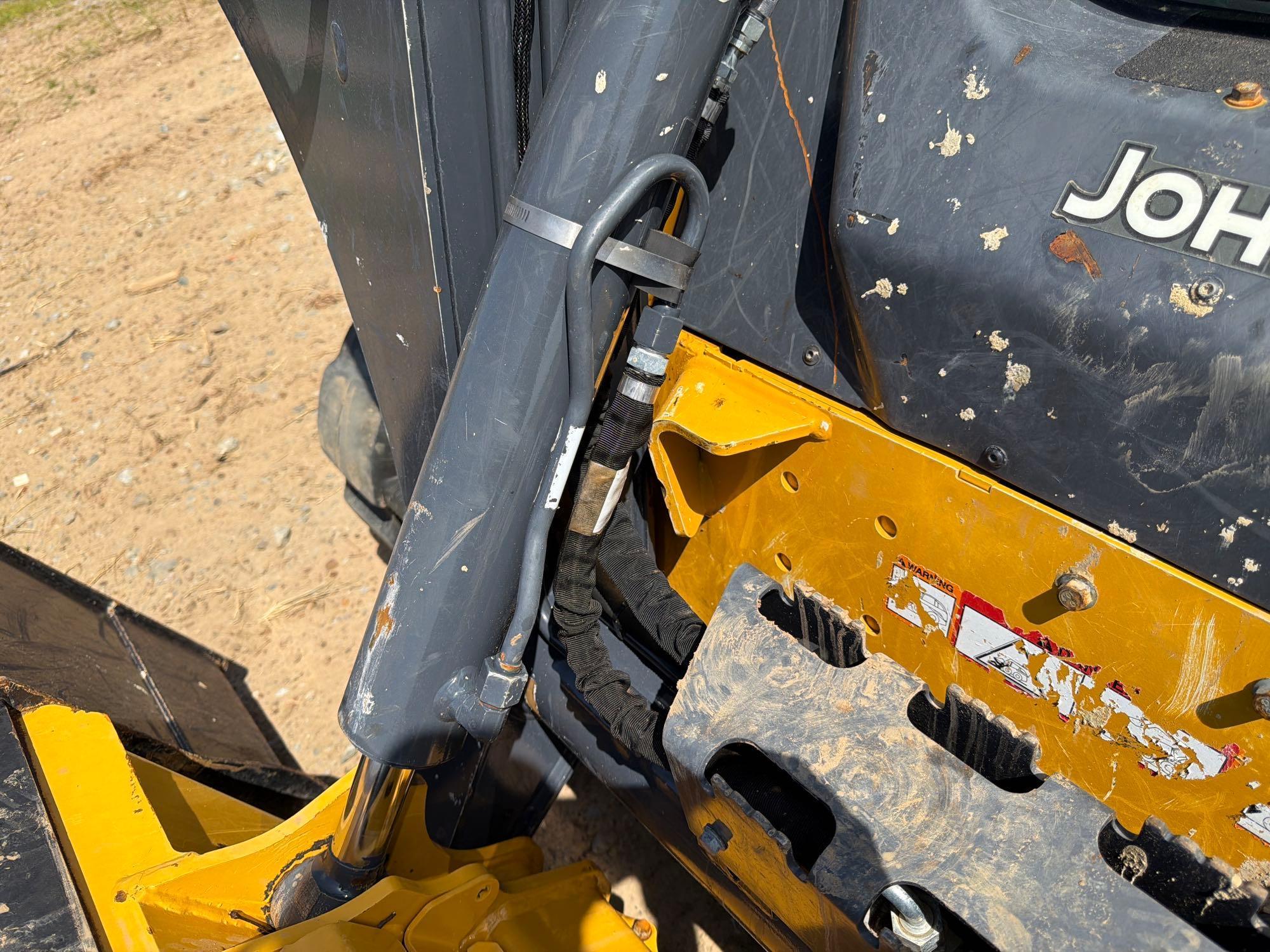 2025 John Deere 325G
