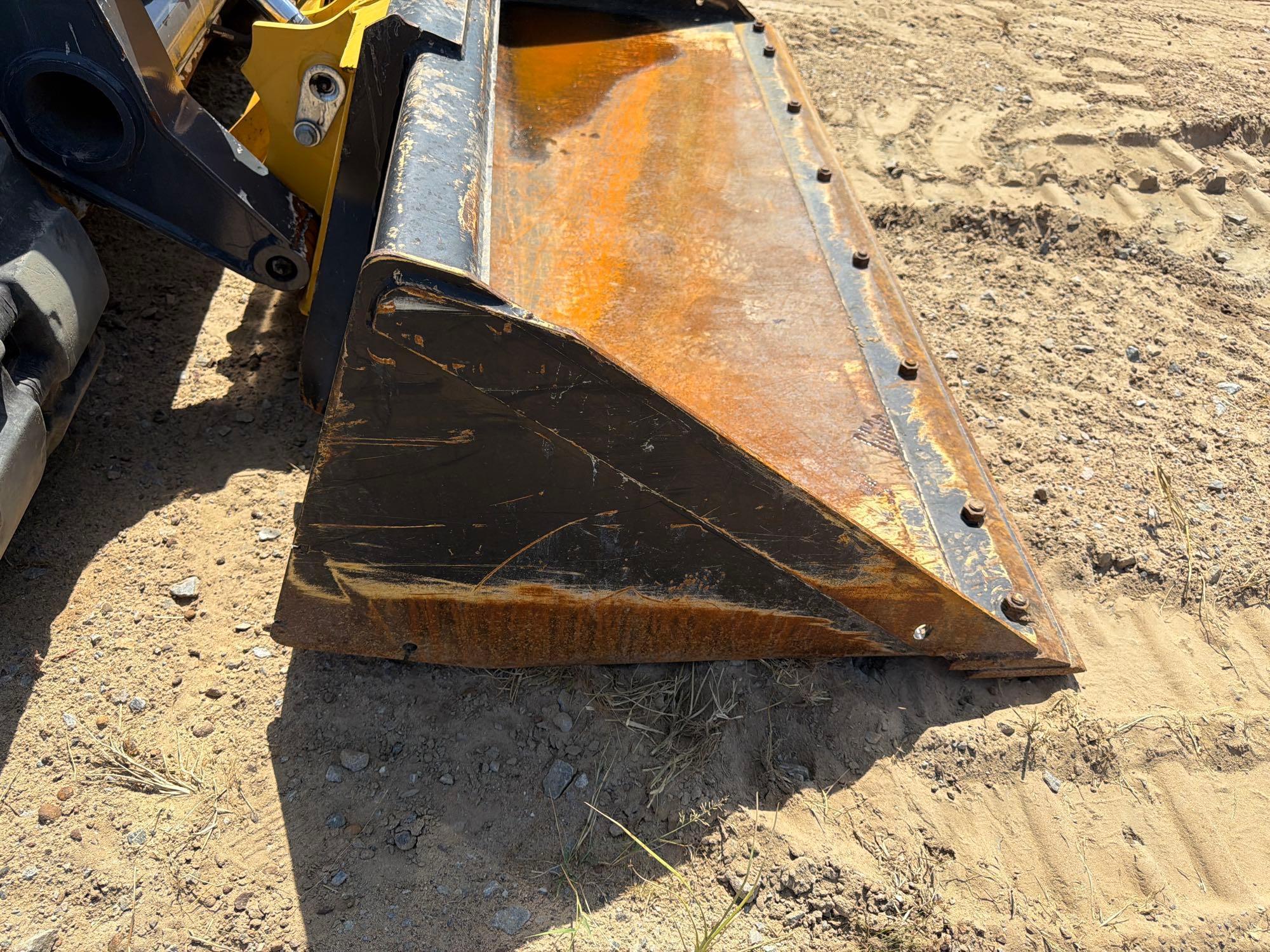 2025 John Deere 325G